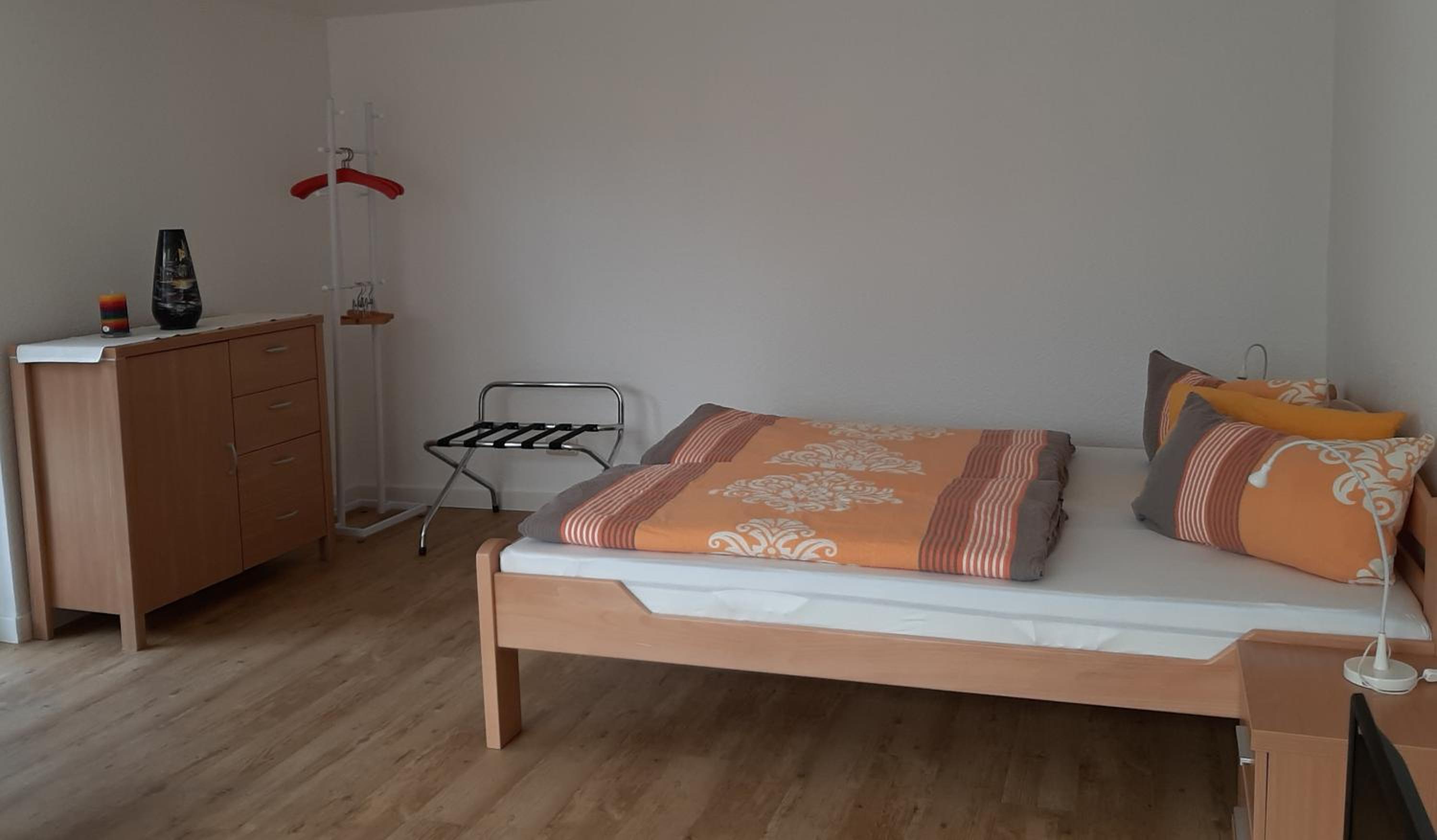 One-Bedroom Apartment photo 1