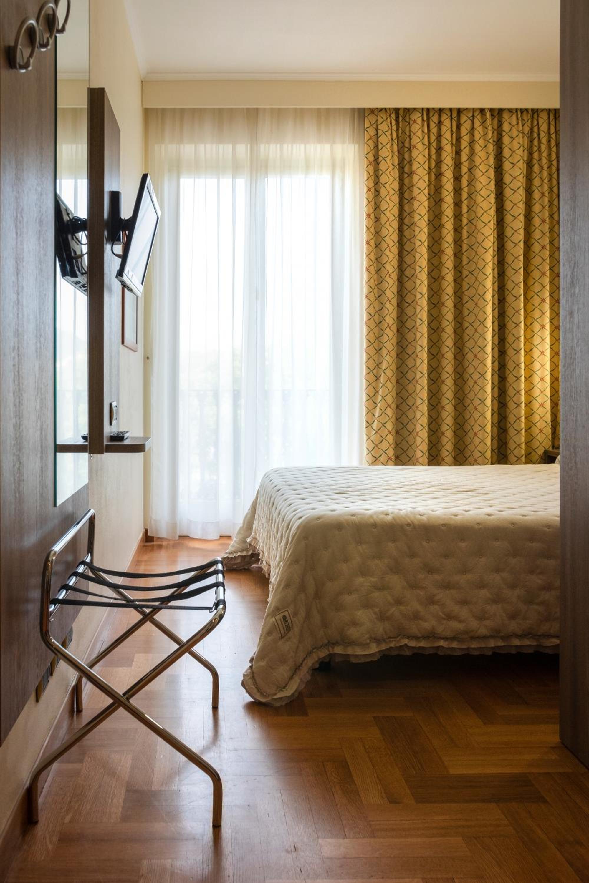 Single Room with Garden View