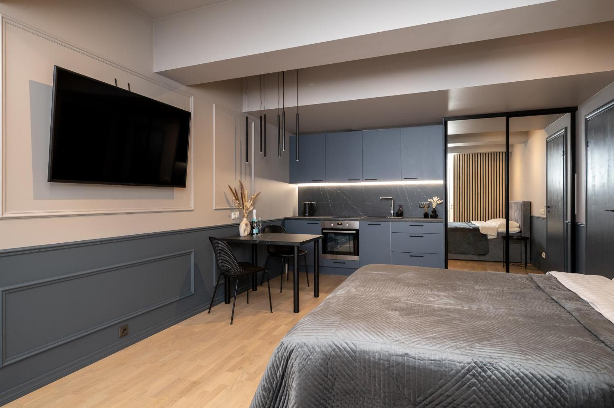 One-Bedroom Apartment - Photo 1