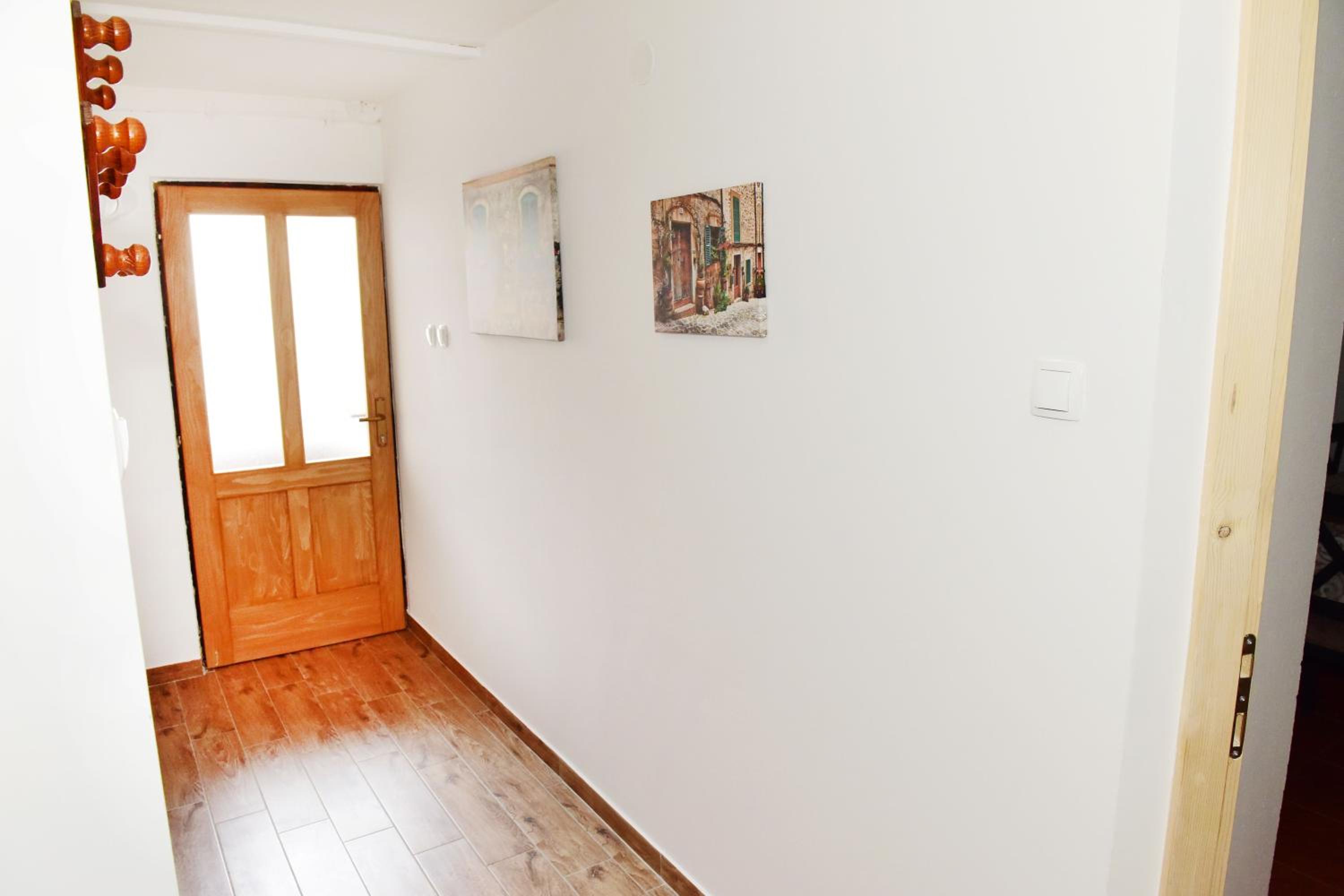 One-Bedroom Apartment - Photo 14