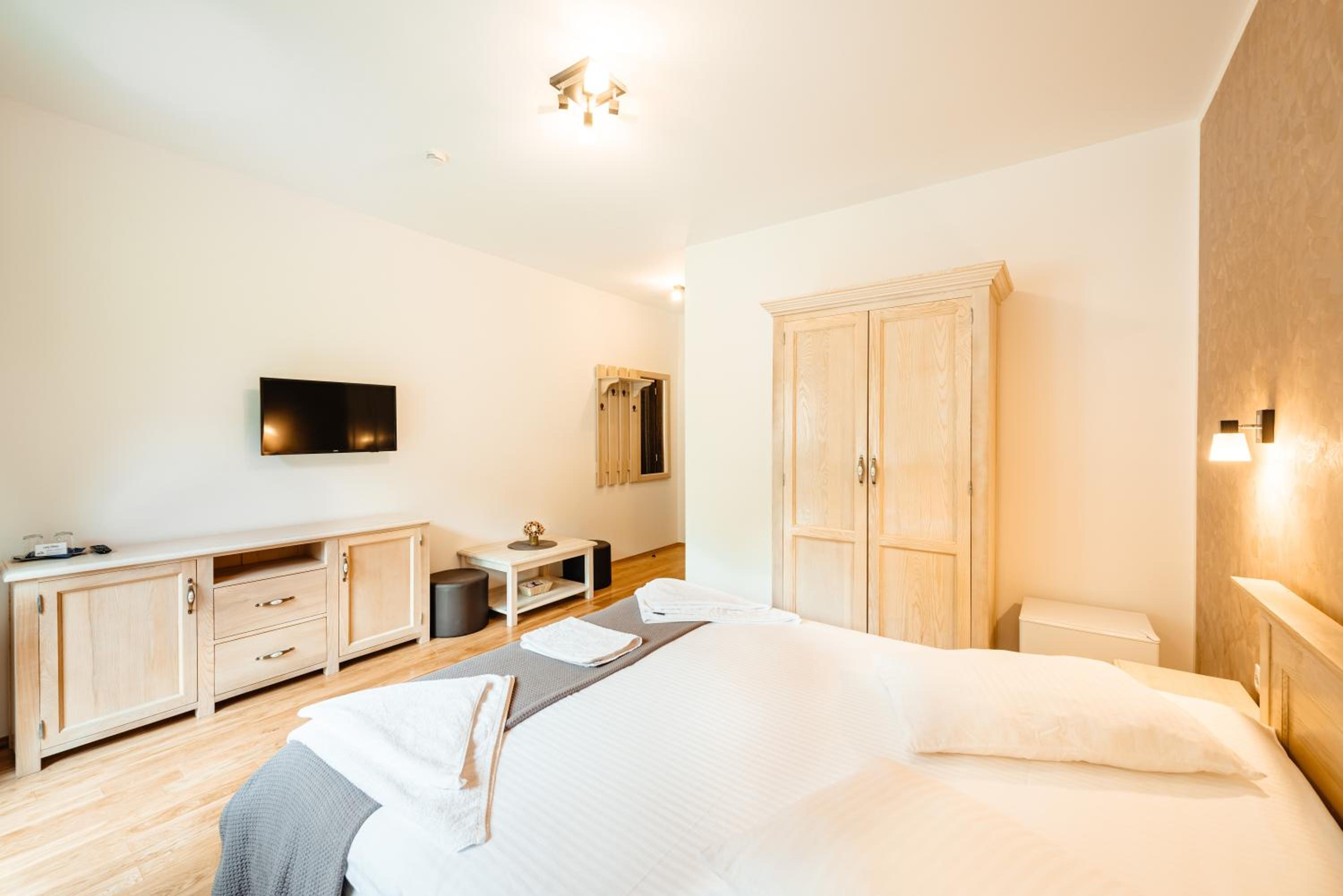 Double Room - Photo 8