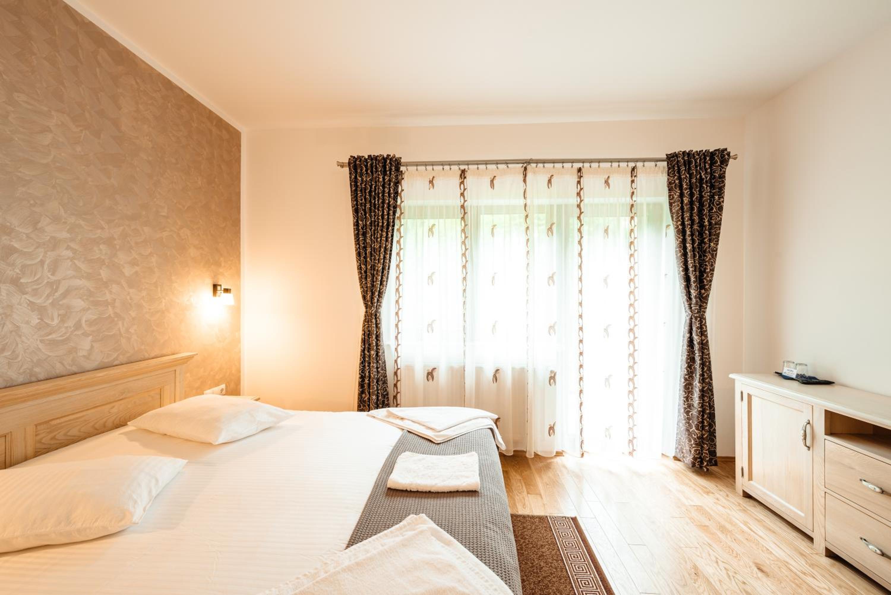 Double Room - Photo 3