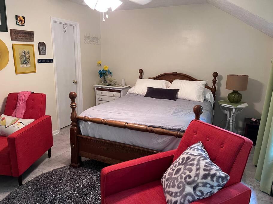 Two-Bedroom House photo 2