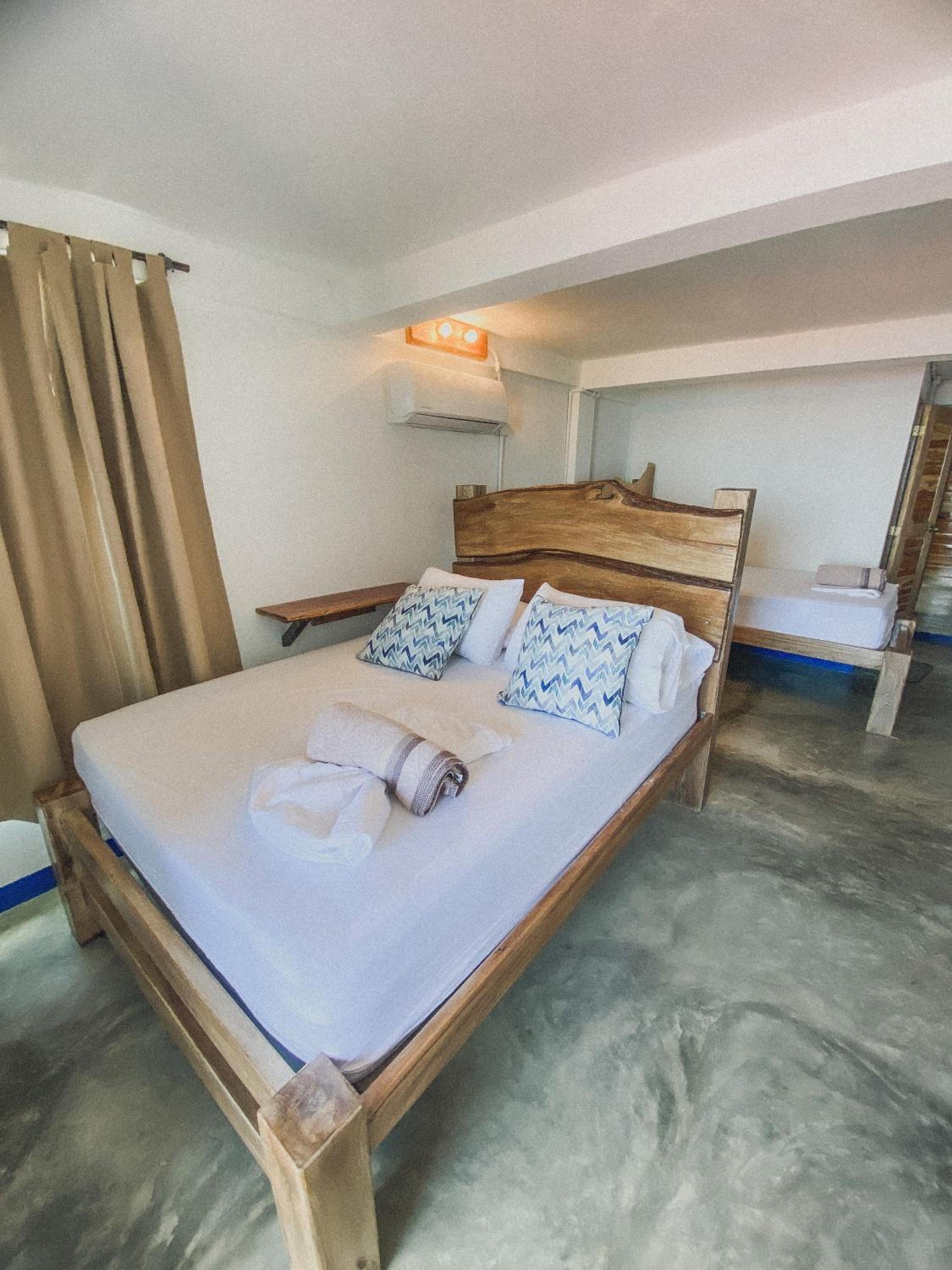 Standard Triple Room with Sea View photo 2