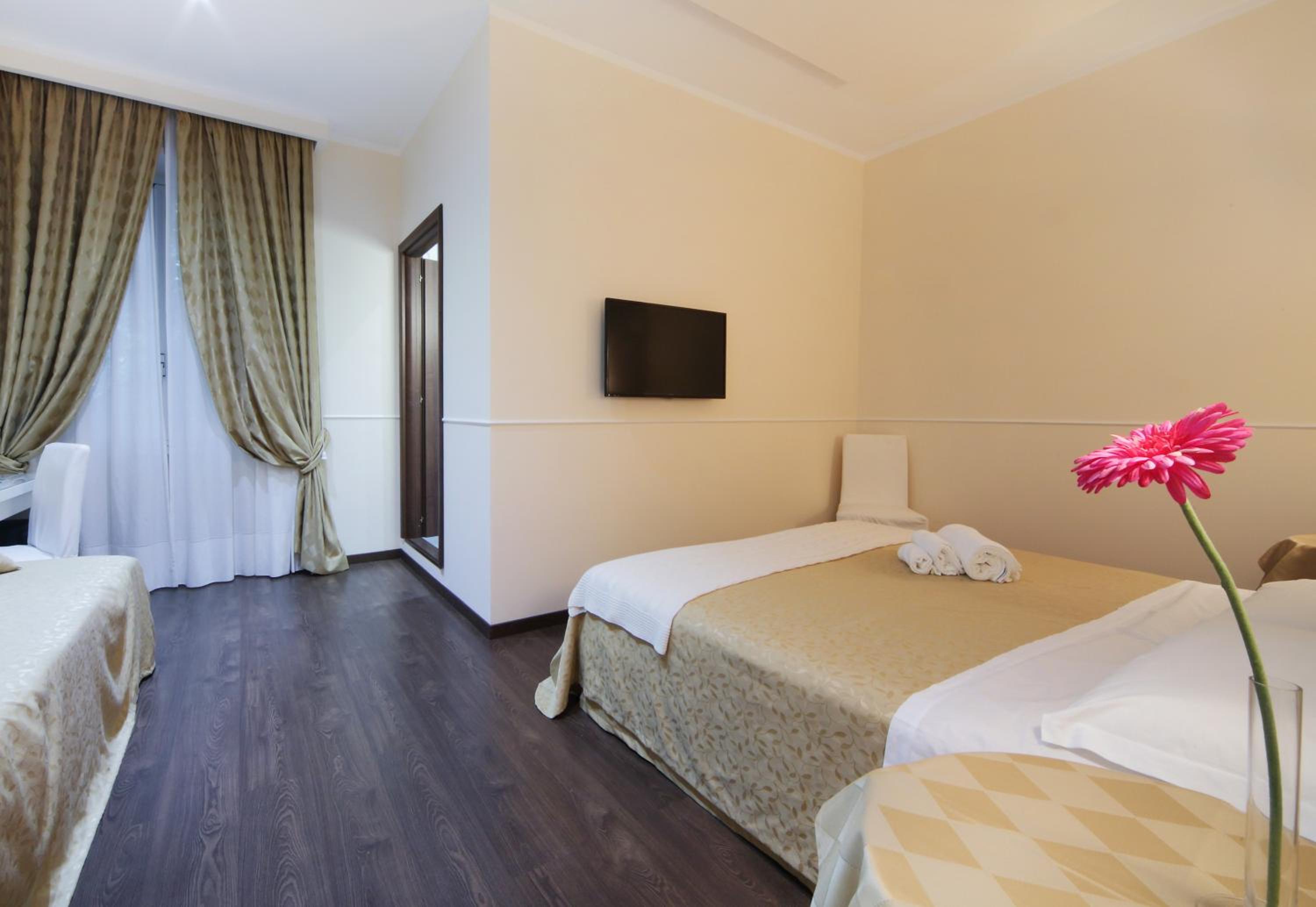 Triple Room photo 2