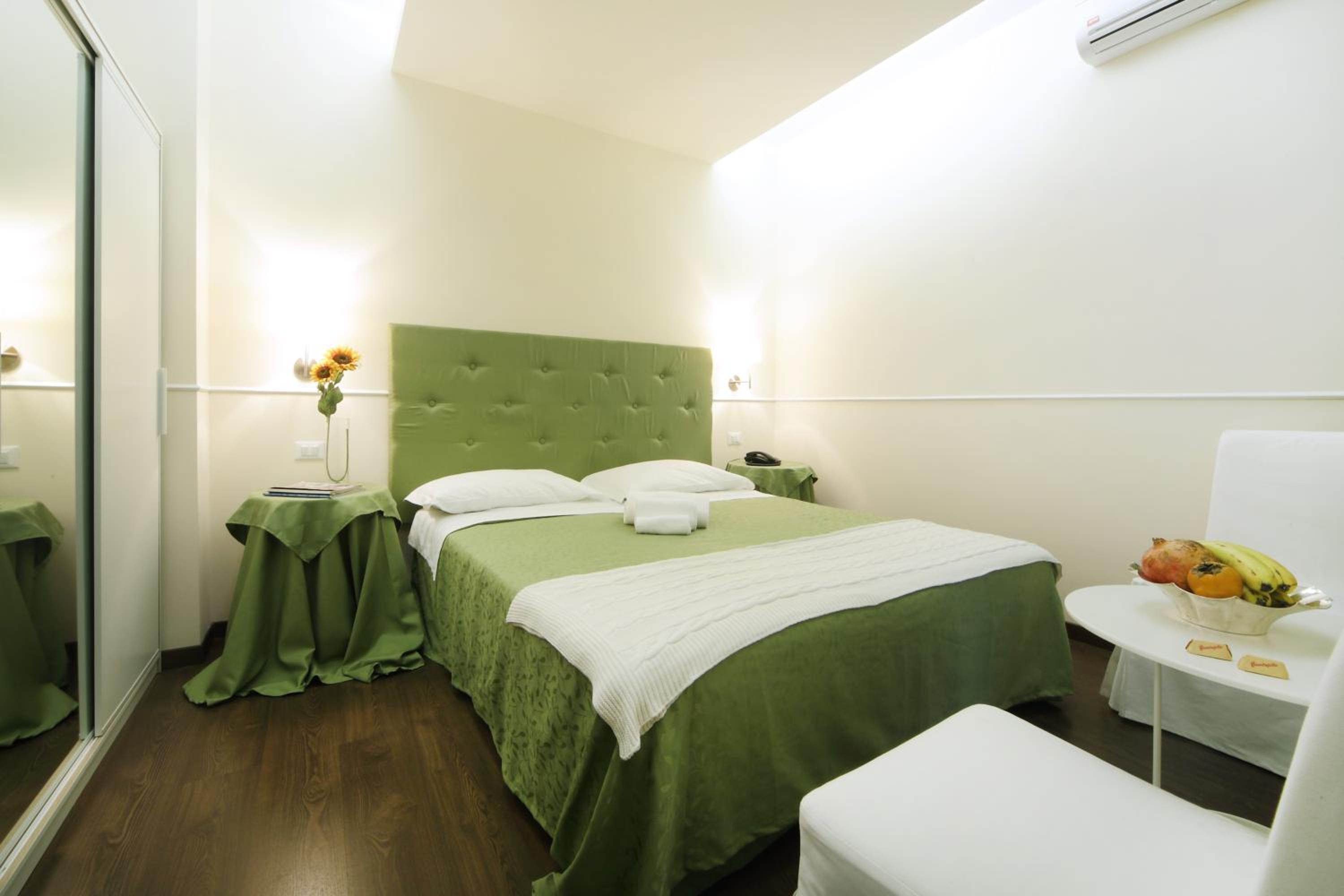 Double or Twin Room photo 3