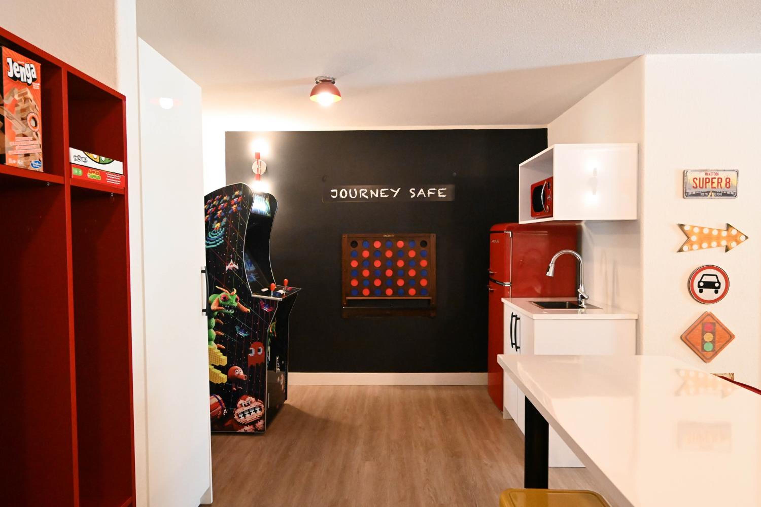 1 King Bed, 1 Twin and 1 Double Bunk Bed, Room 8 Concept Family Ste, Non-Smoking - Photo 5