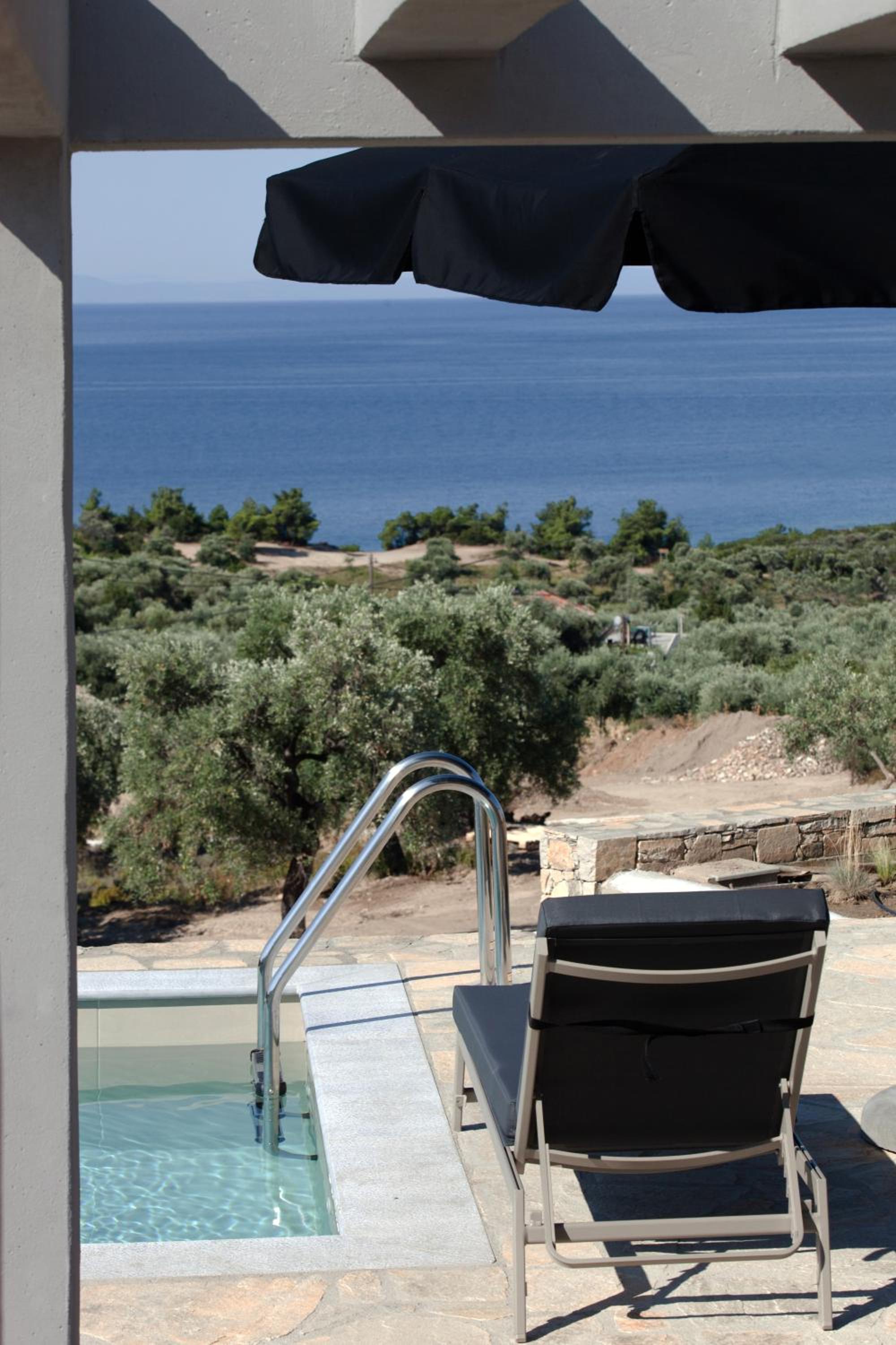 Duplex Suite with Private Pool - Photo 10