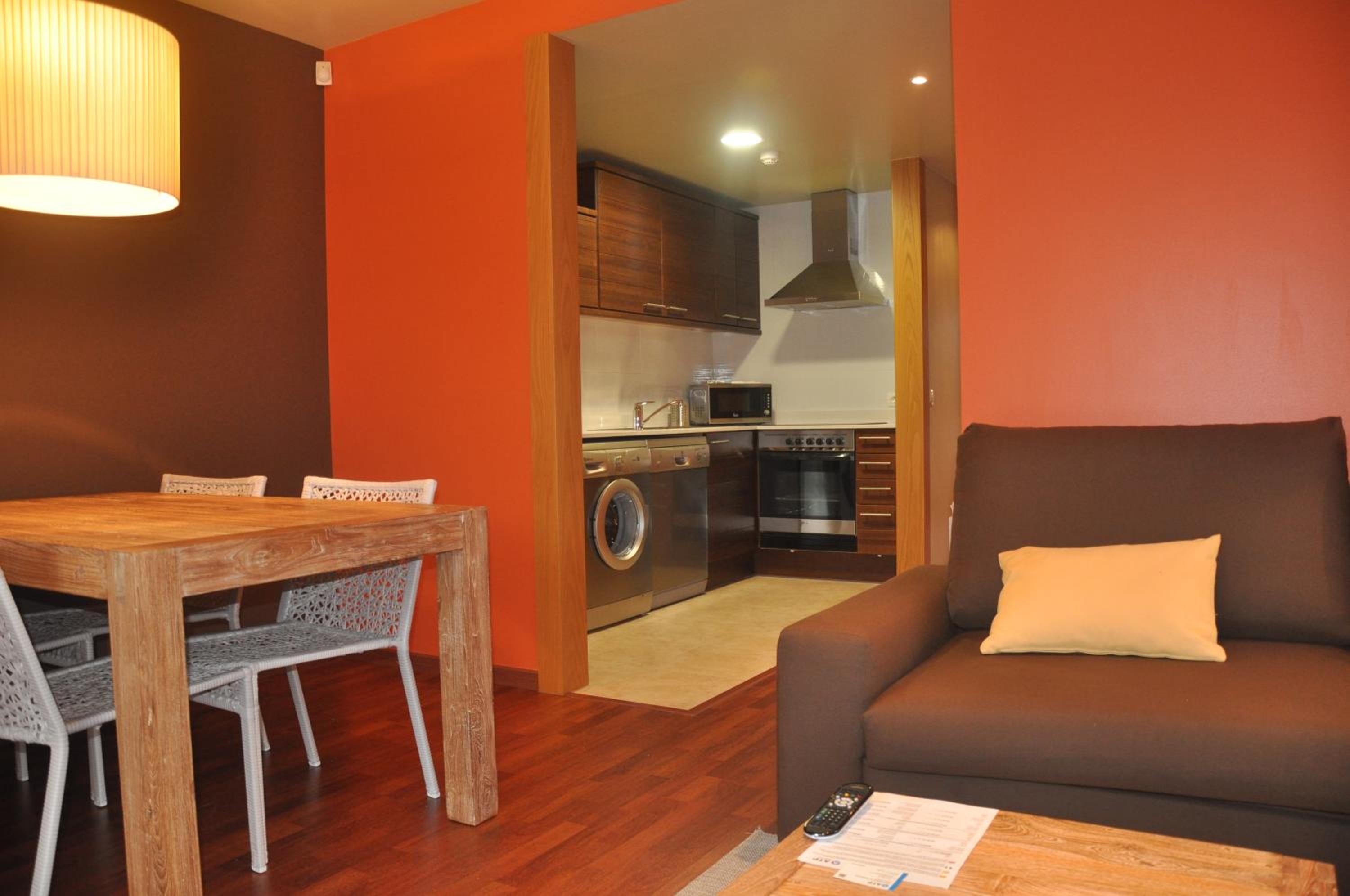Two-Bedroom Apartment (6 Adults) photo 3