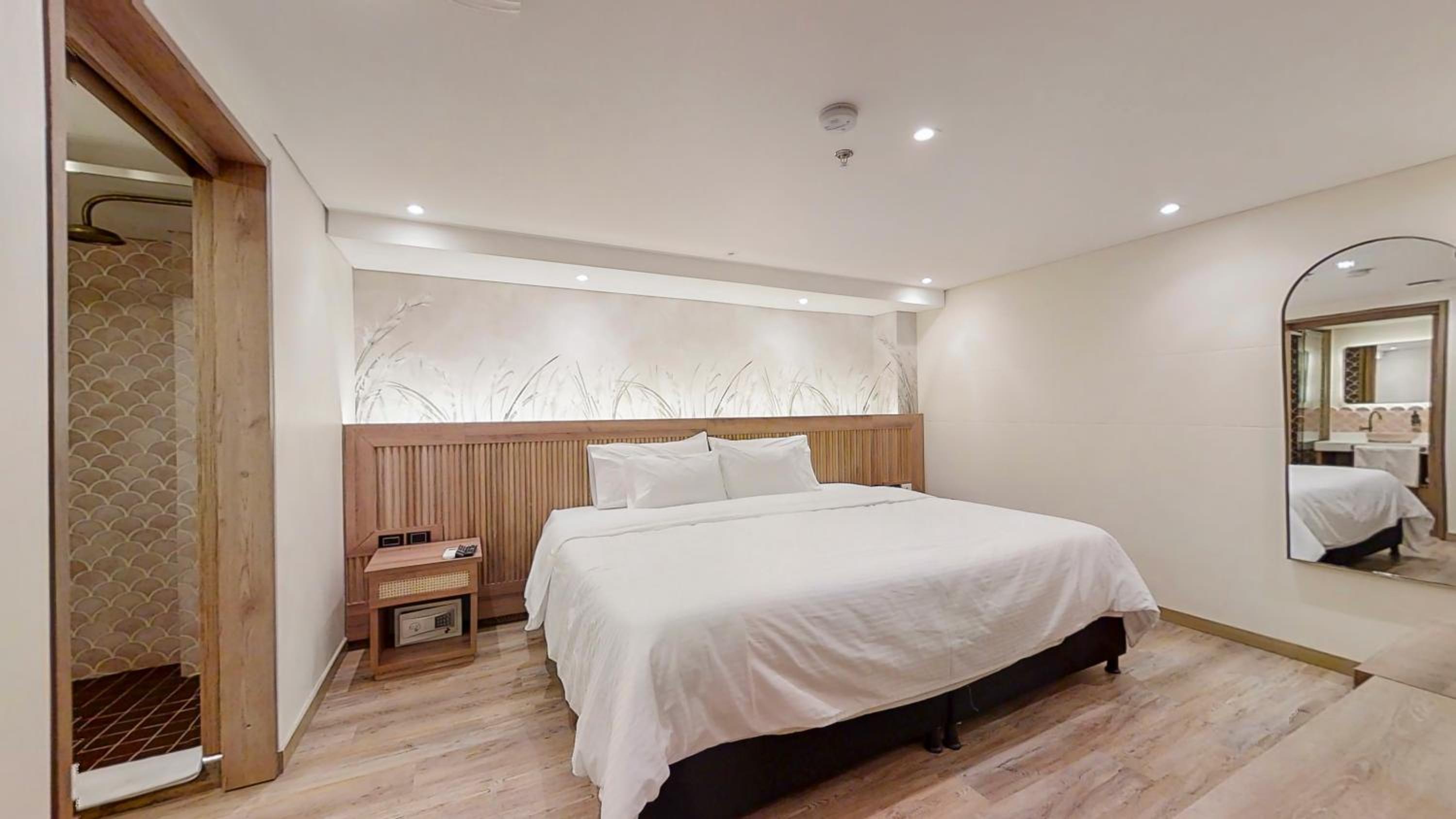 Double or Twin Room - Basement photo 3