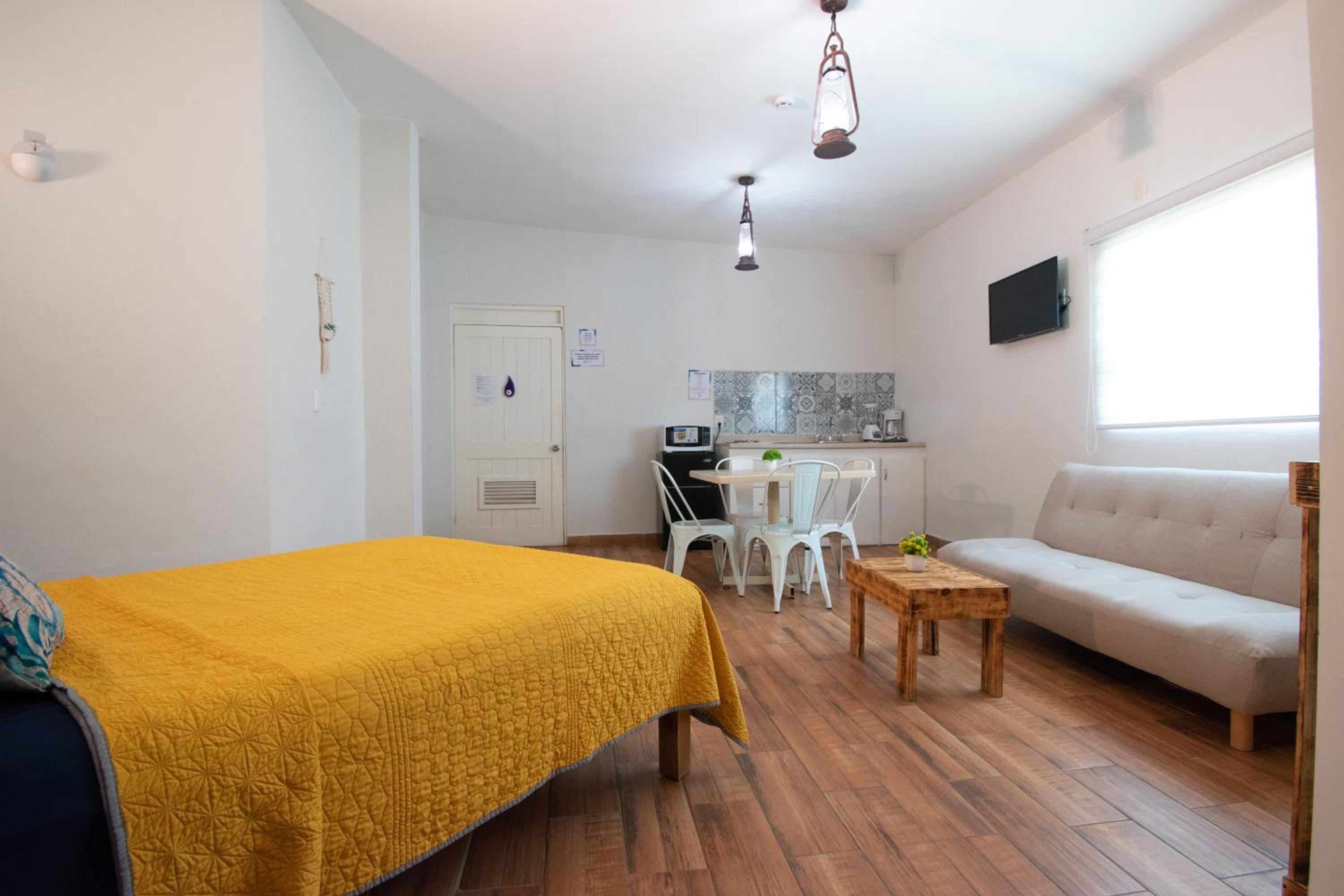 One-Bedroom Apartment - Photo 11
