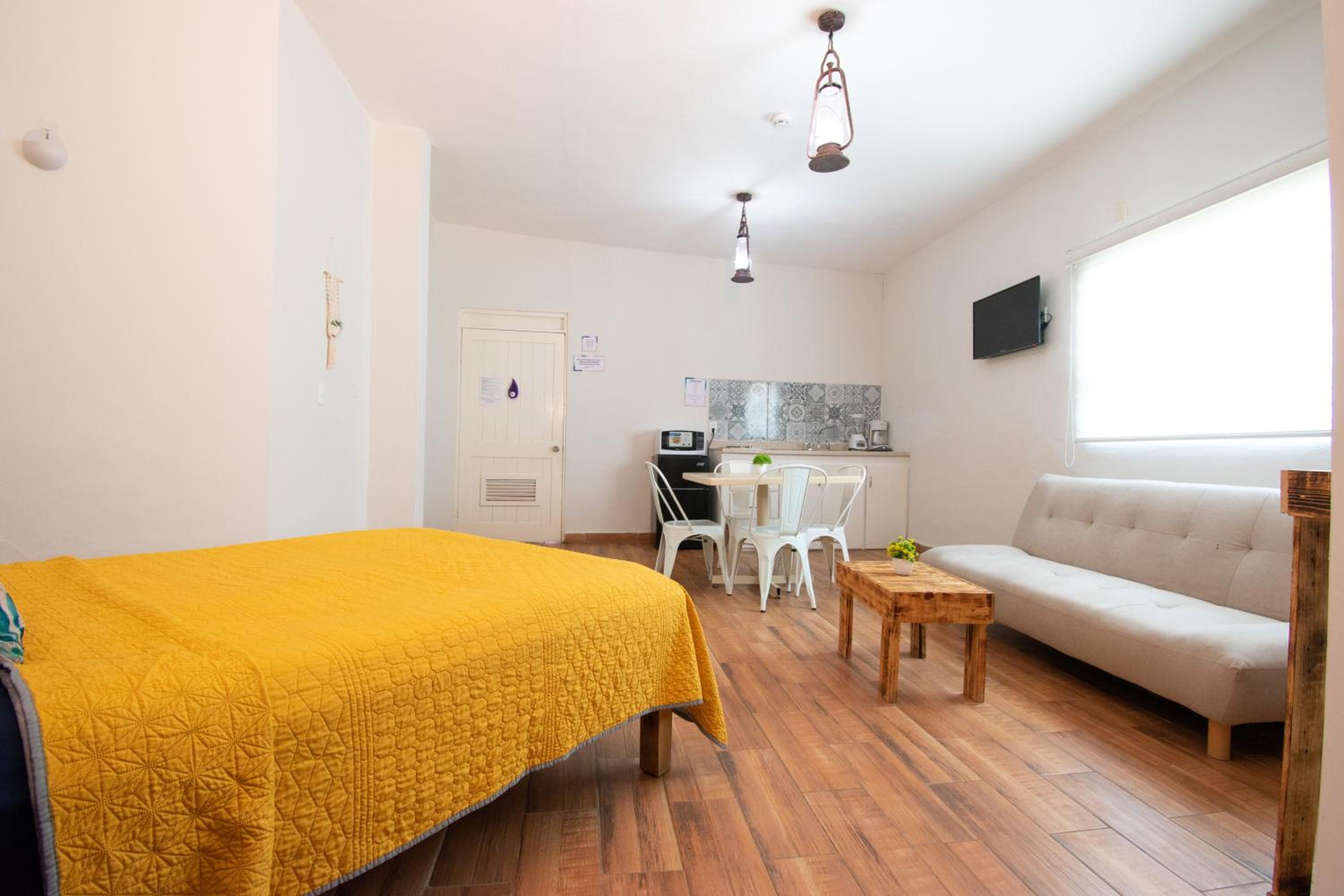 One-Bedroom Apartment - Photo 23