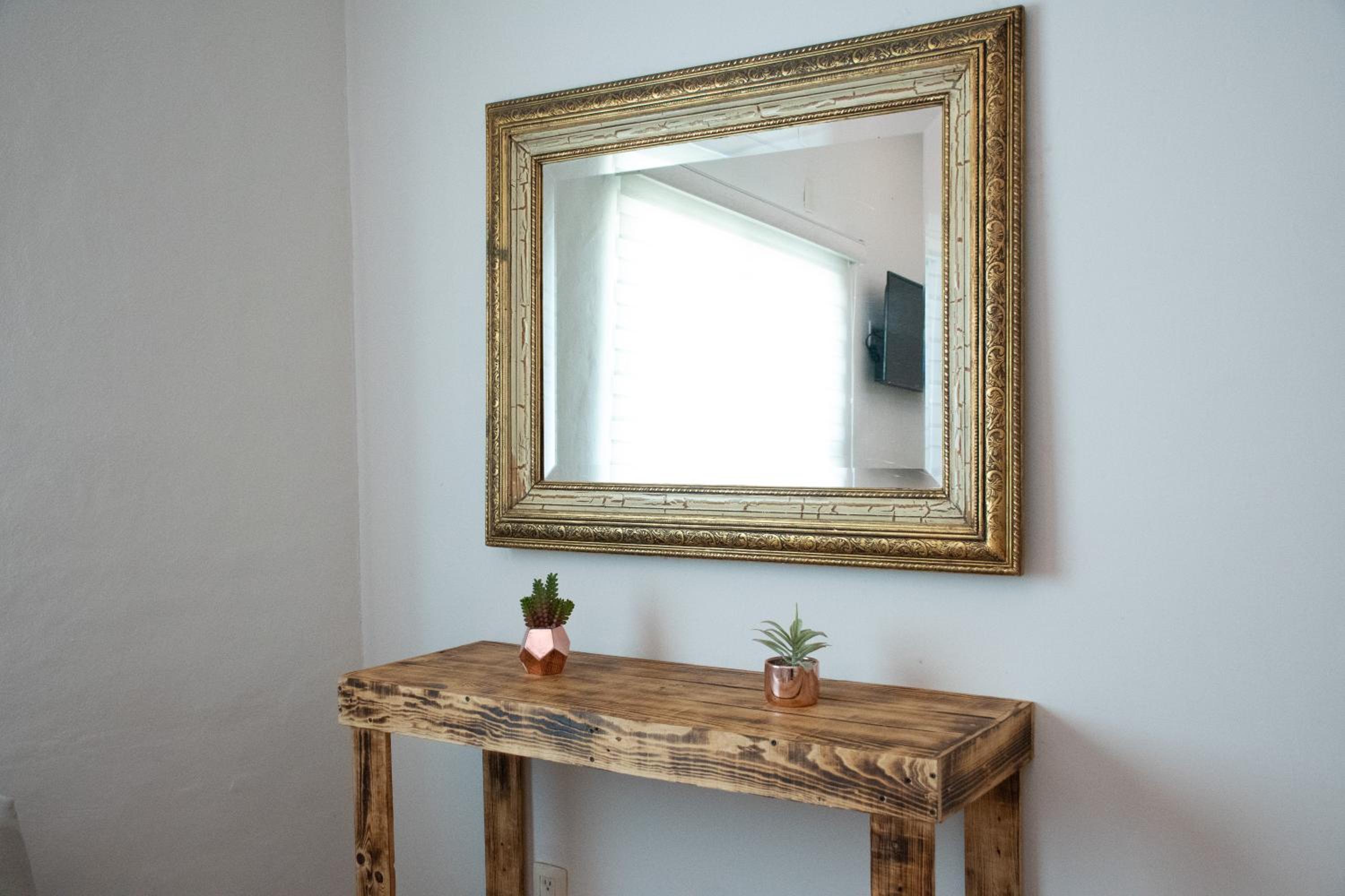 One-Bedroom Apartment - Photo 17