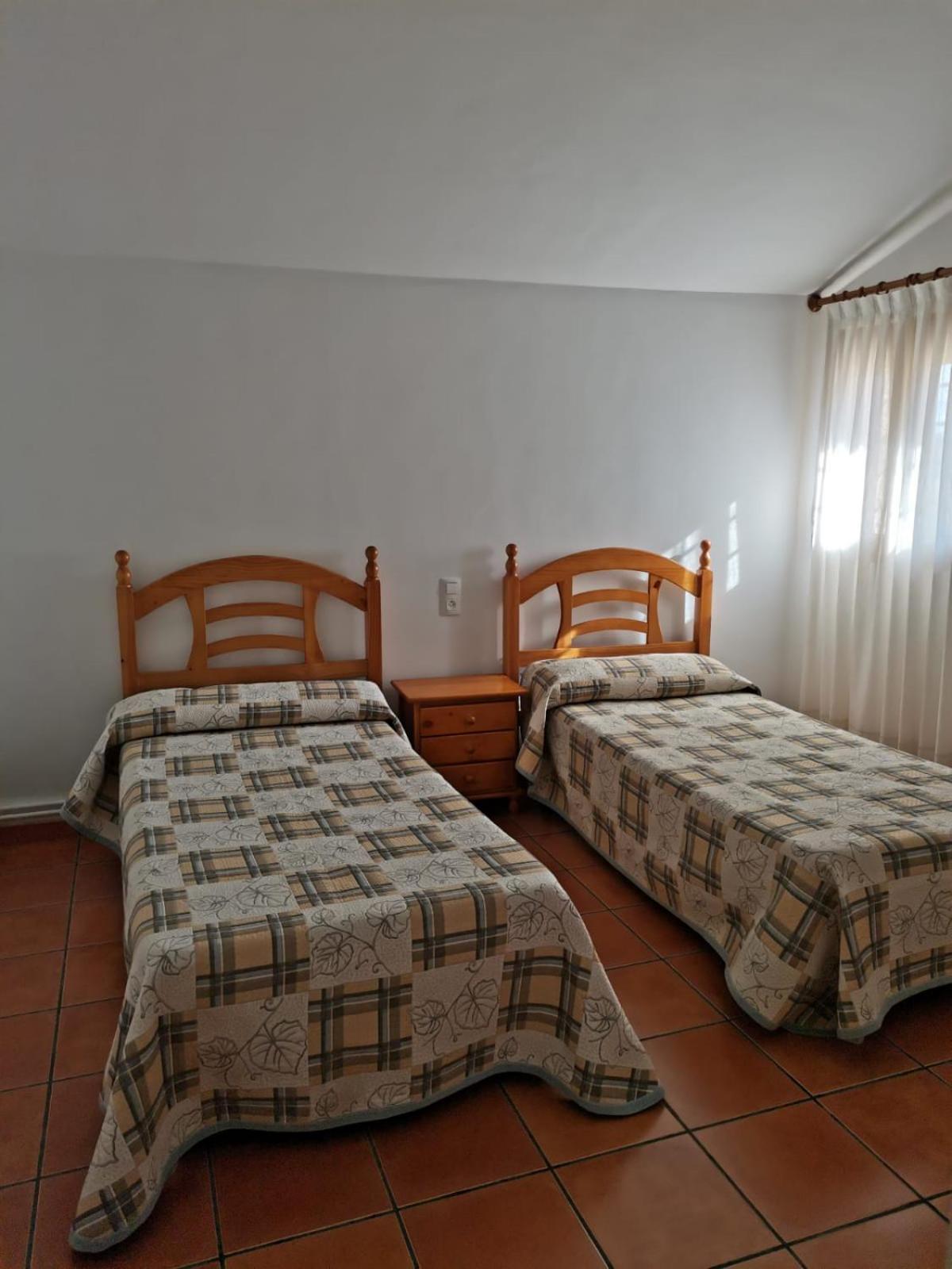 Five-Bedroom House photo 2