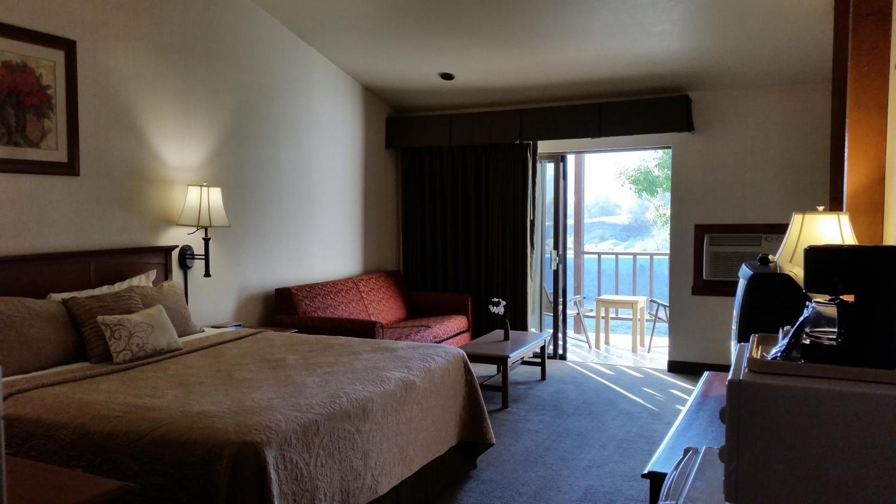 Deluxe King Room - Photo 1