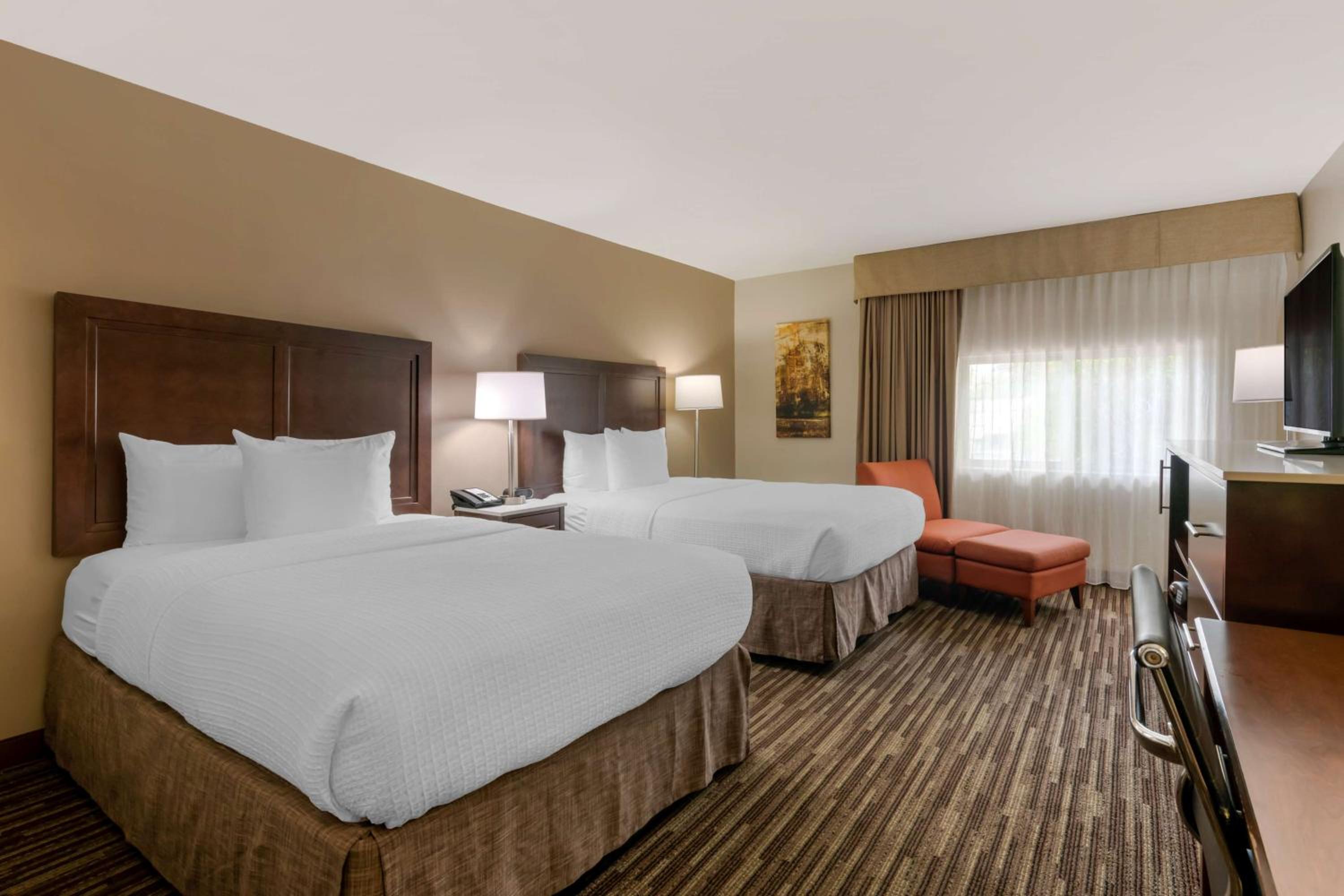 Two Double Beds - Non-Smoking - Photo 4