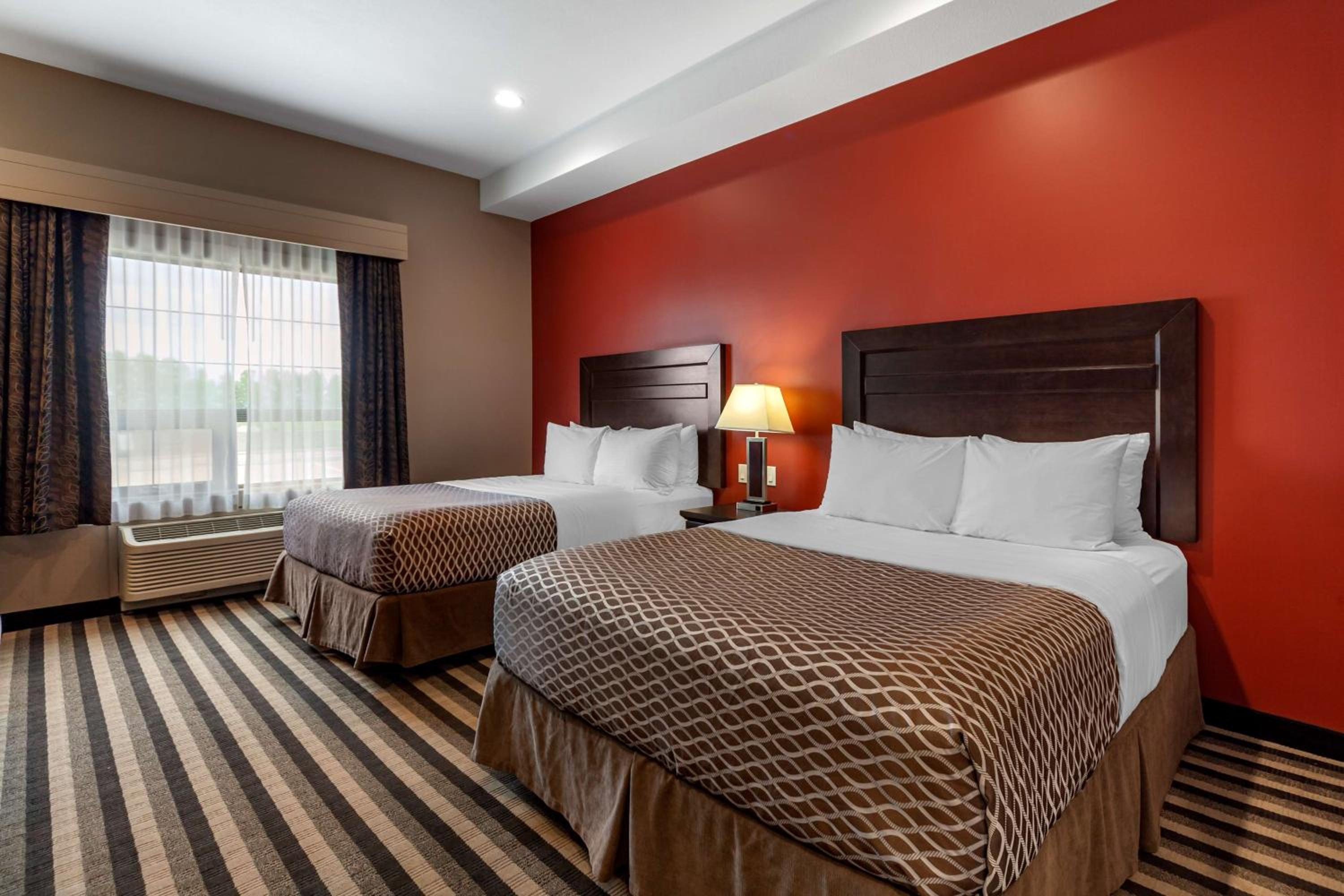 Queen Room with Two Queen Beds - Non-Smoking - Photo 3
