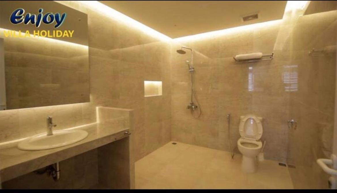 Villa with Private Pool - Photo 59
