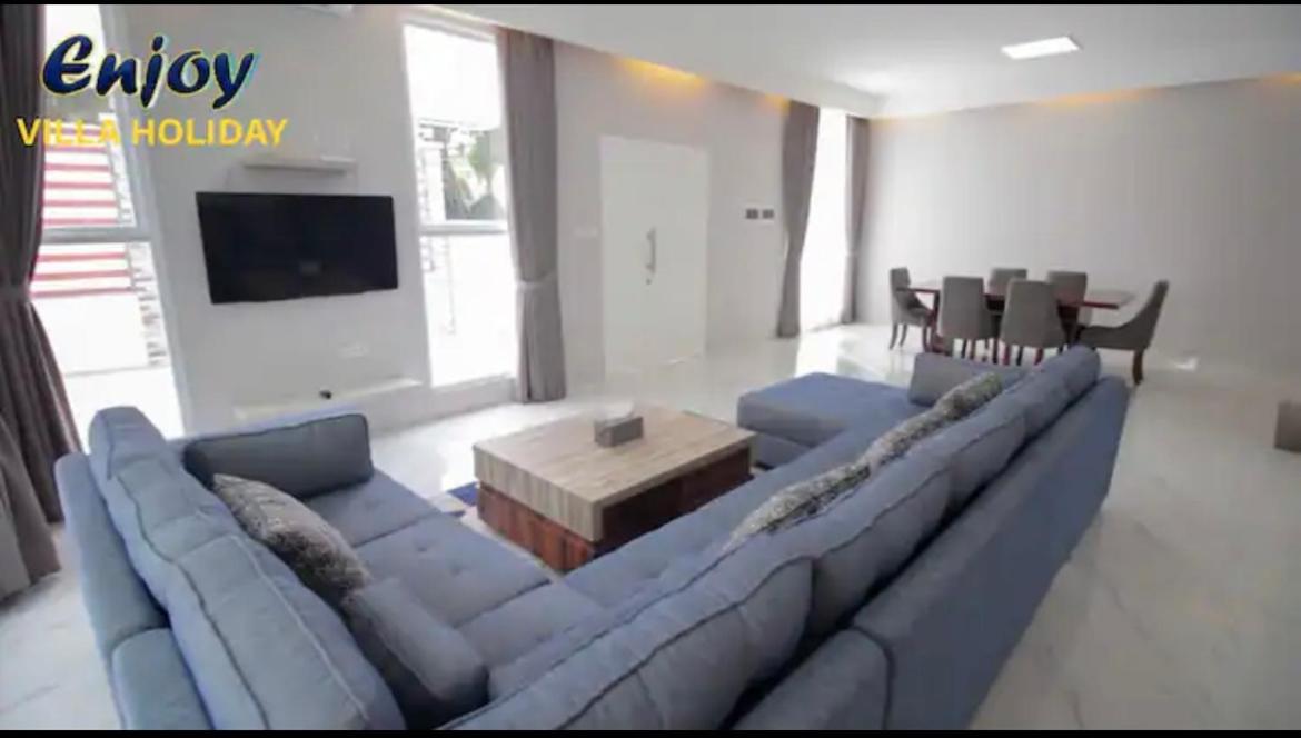 Villa with Private Pool - Photo 34