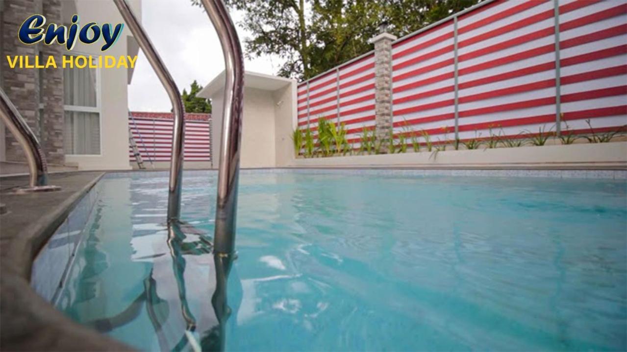 Villa with Private Pool - Photo 17