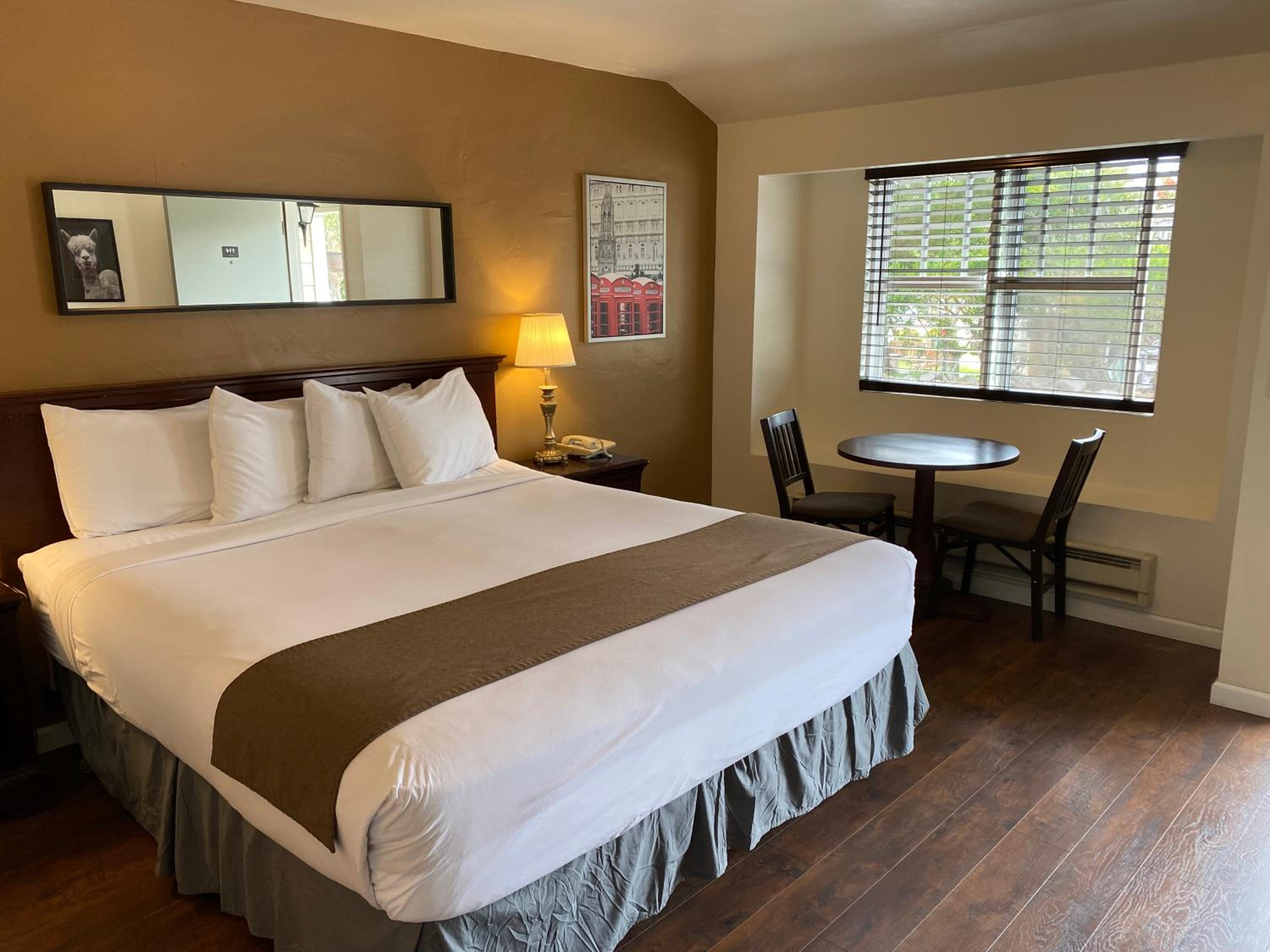 Standard King Room
