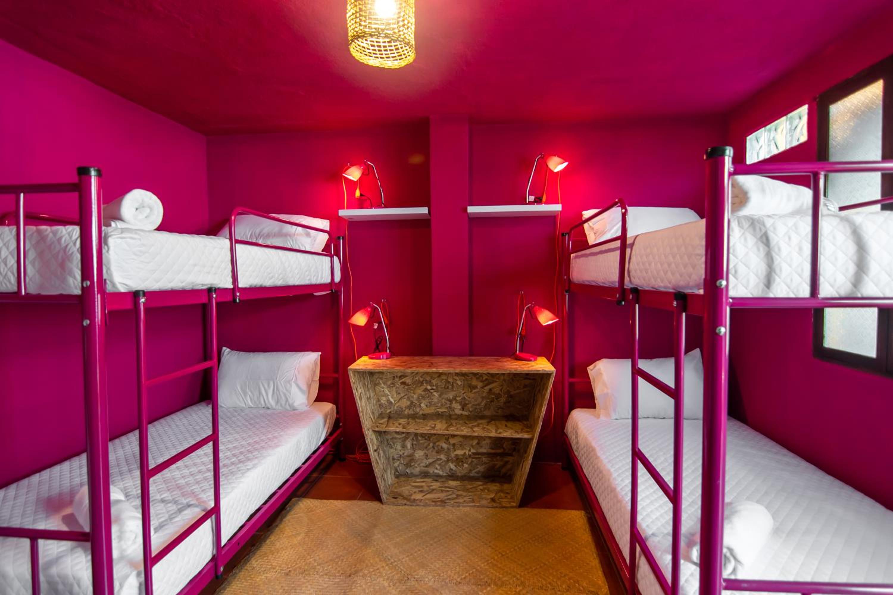 Single Bed in Mixed Dormitory Room