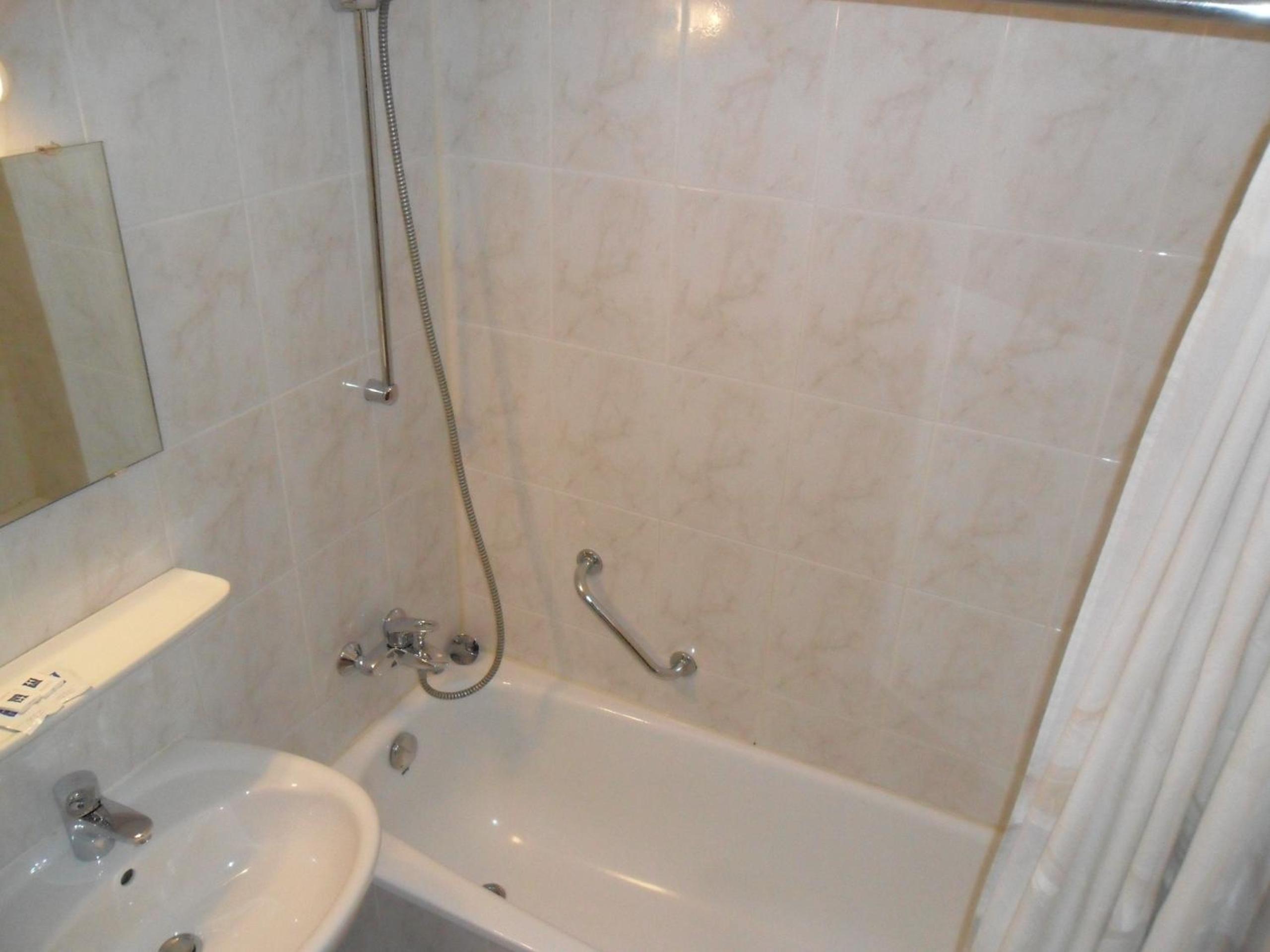 Double Room - Photo 2