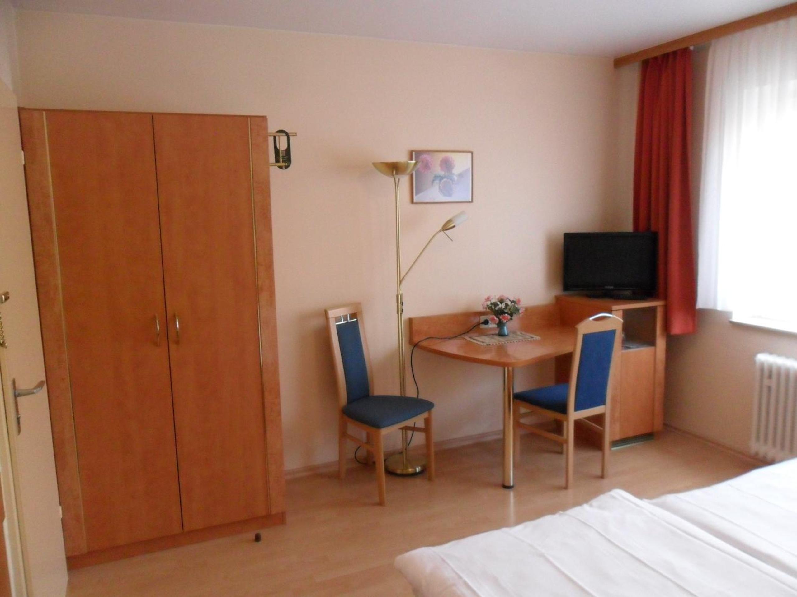Double Room - Photo 5