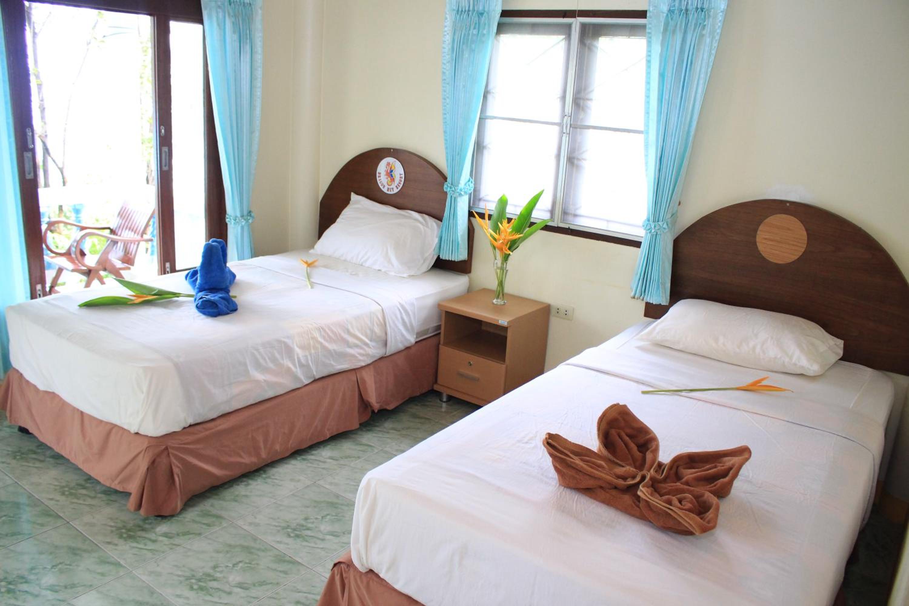Standard Twin Room with Sea View photo 3