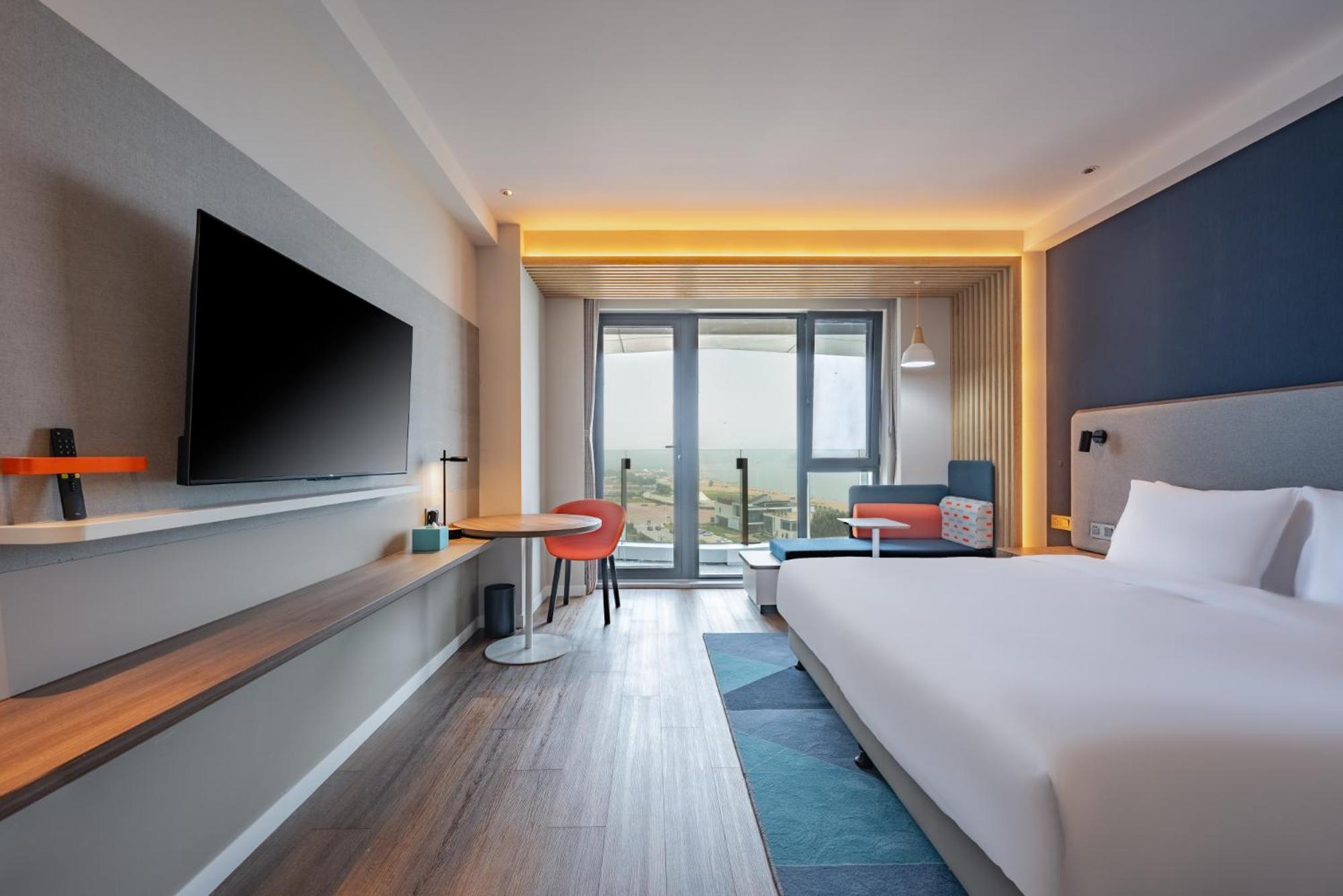 Large King Room with Sea View - Photo 2