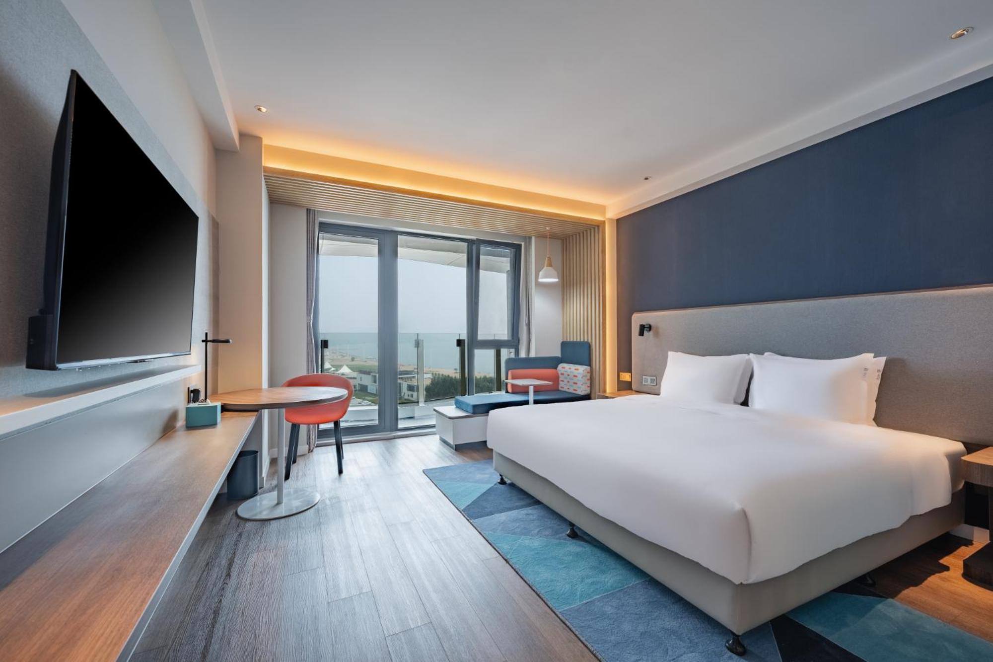 Large King Room with Sea View - Photo 1