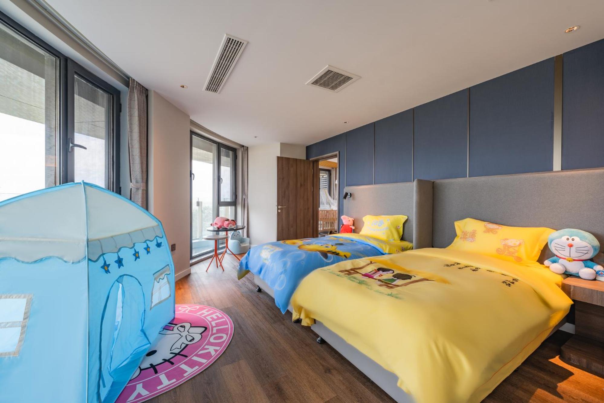 Two-Bedroom Suite - Photo 2