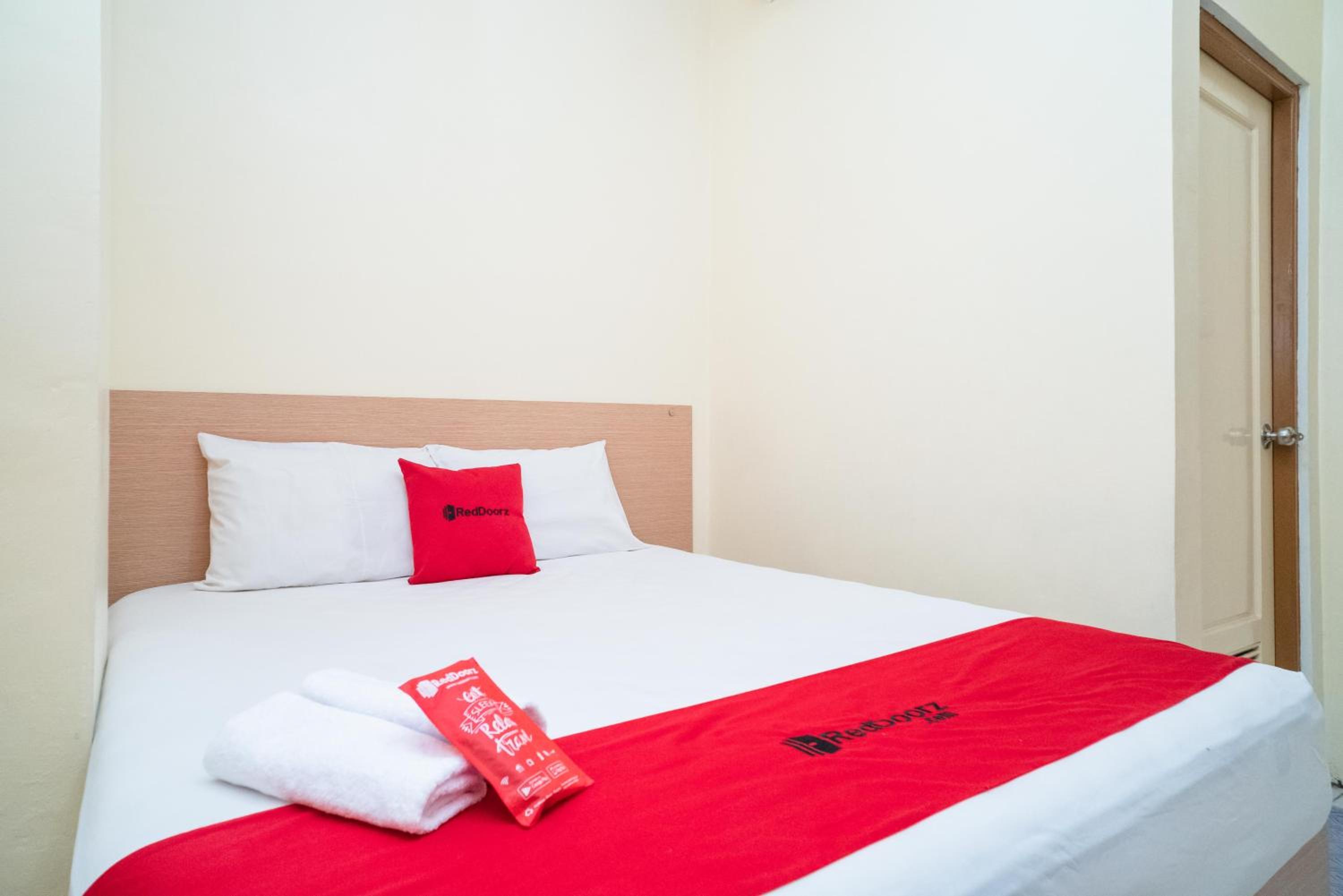Budget Double Room photo 3