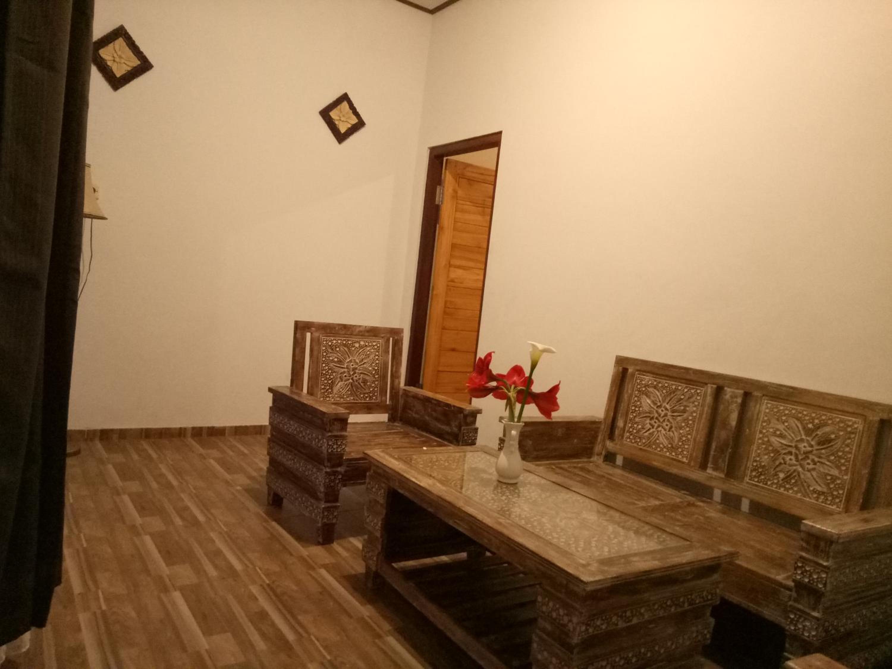 Double Room with Private Bathroom - Photo 17