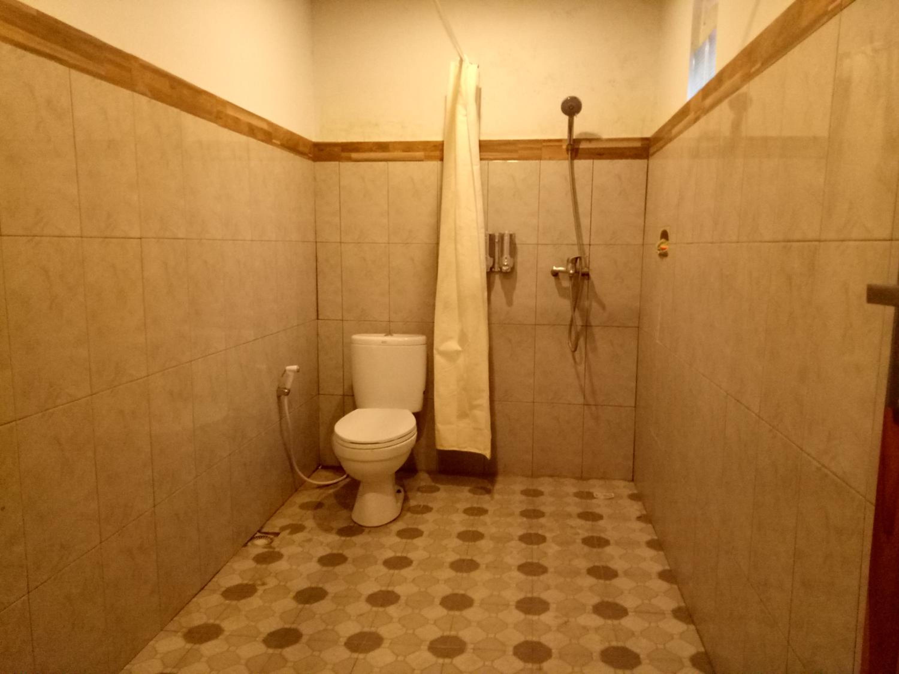 Double Room with Private Bathroom - Photo 16