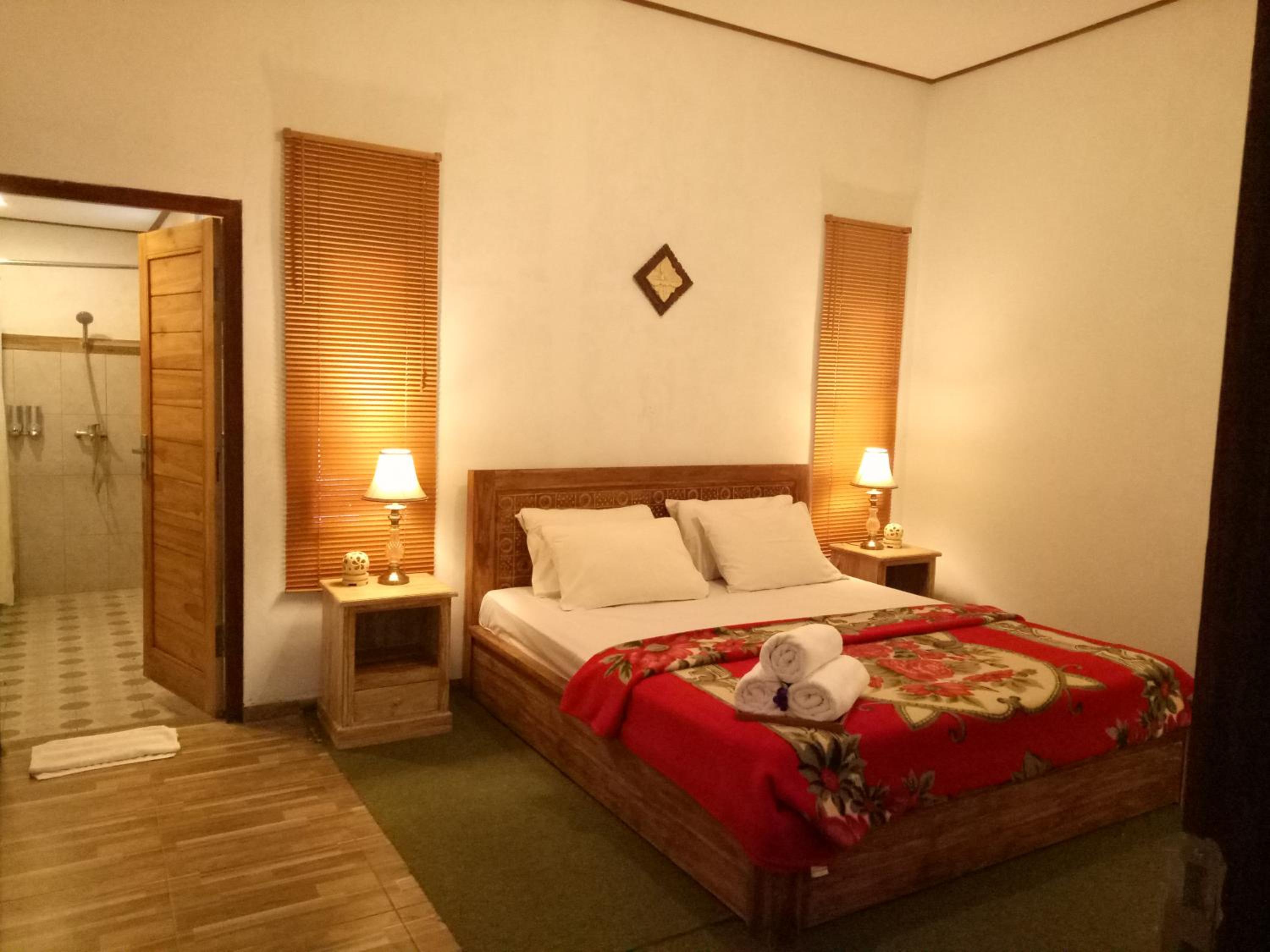 Double Room with Private Bathroom - Photo 15