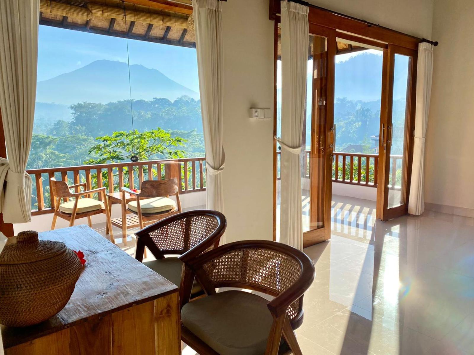 Deluxe Double Room with Balcony photo 2