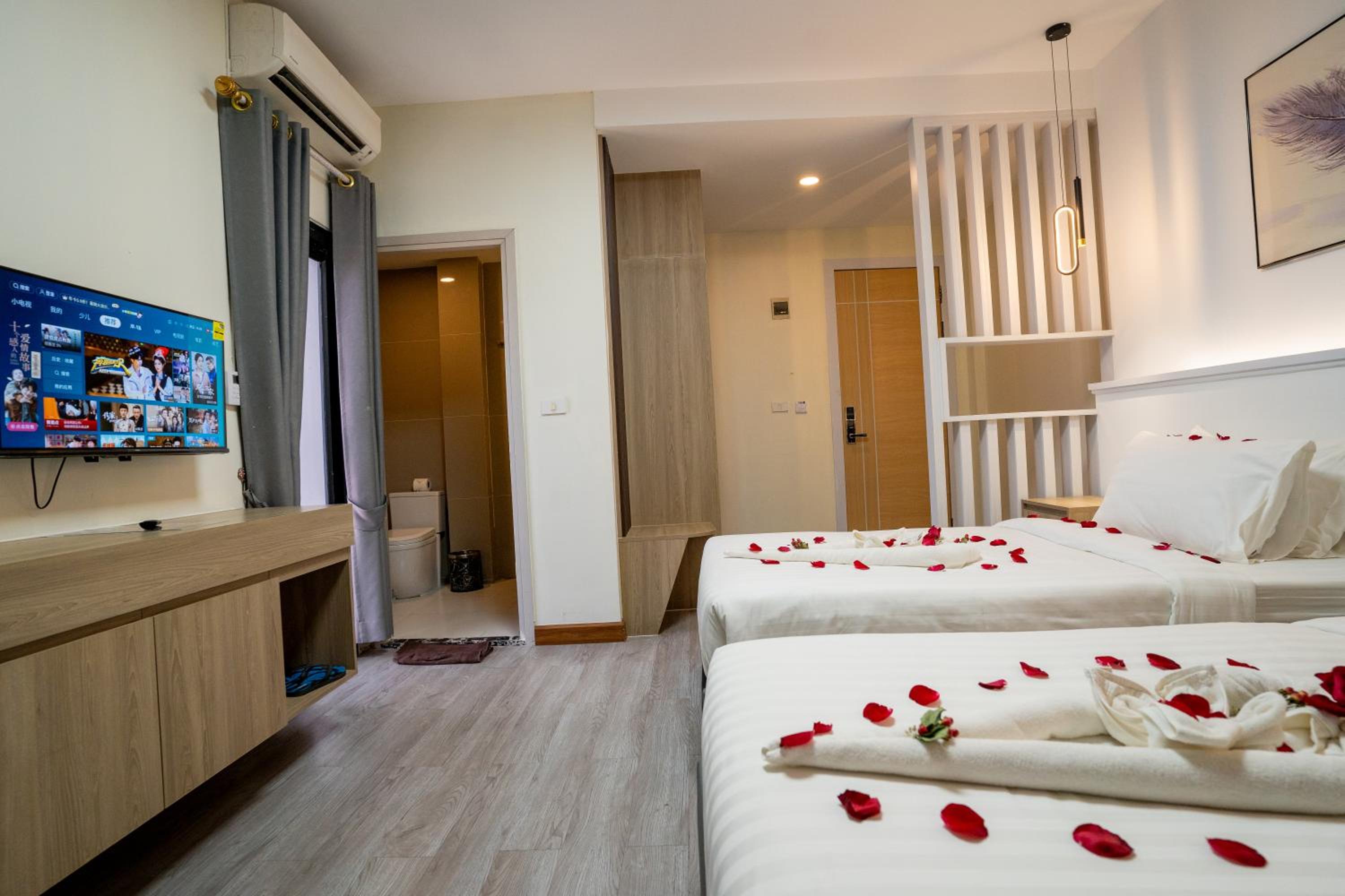 Deluxe Twin Room - Photo 5