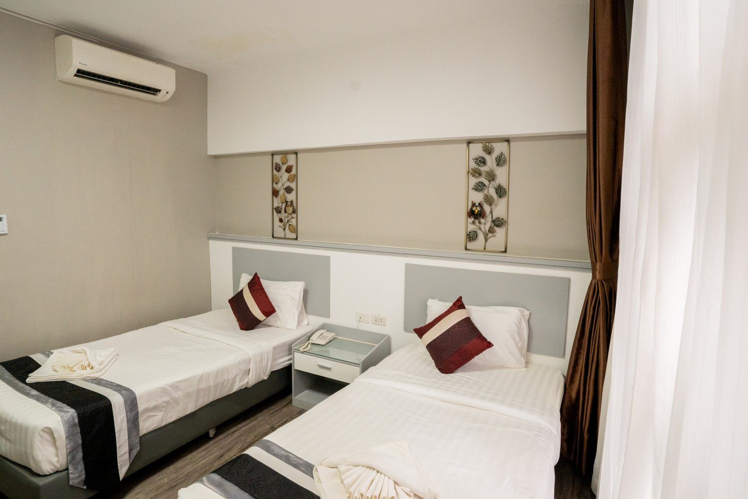 Deluxe Twin Room - Photo 3