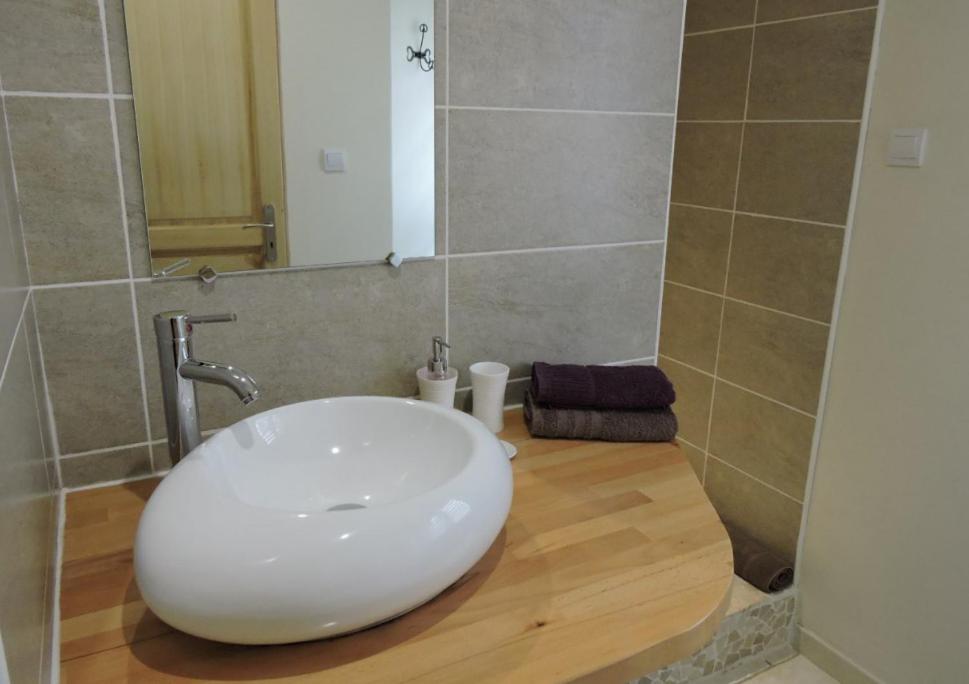 Family Room with Private Bathroom photo 3