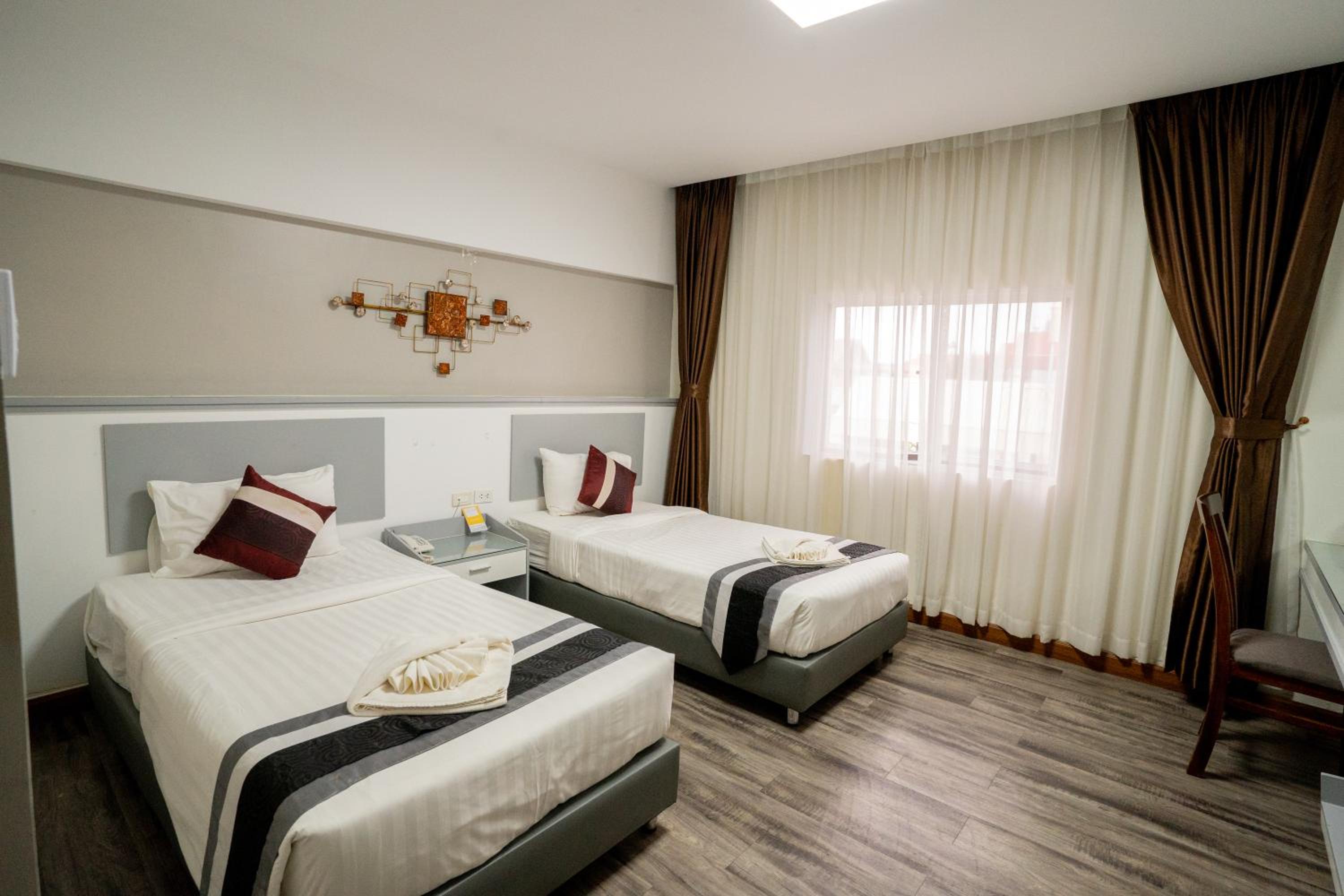 Deluxe Twin Room - Photo 2
