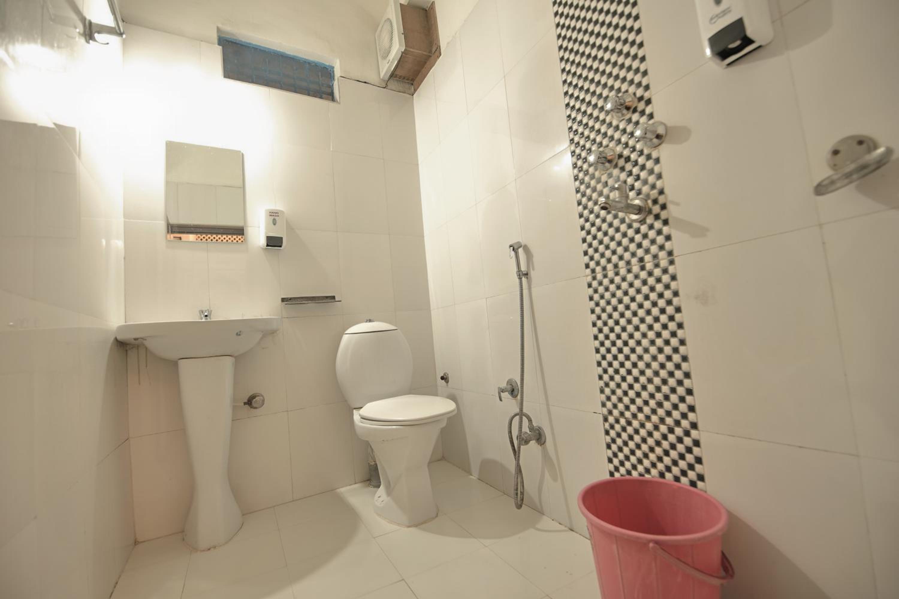 Large Double Room photo 3