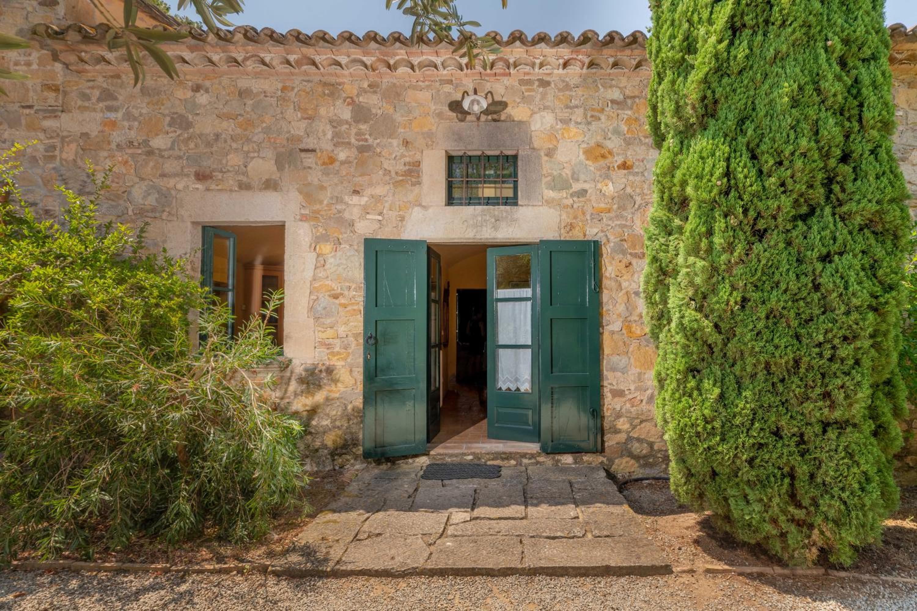 Villa photo 3