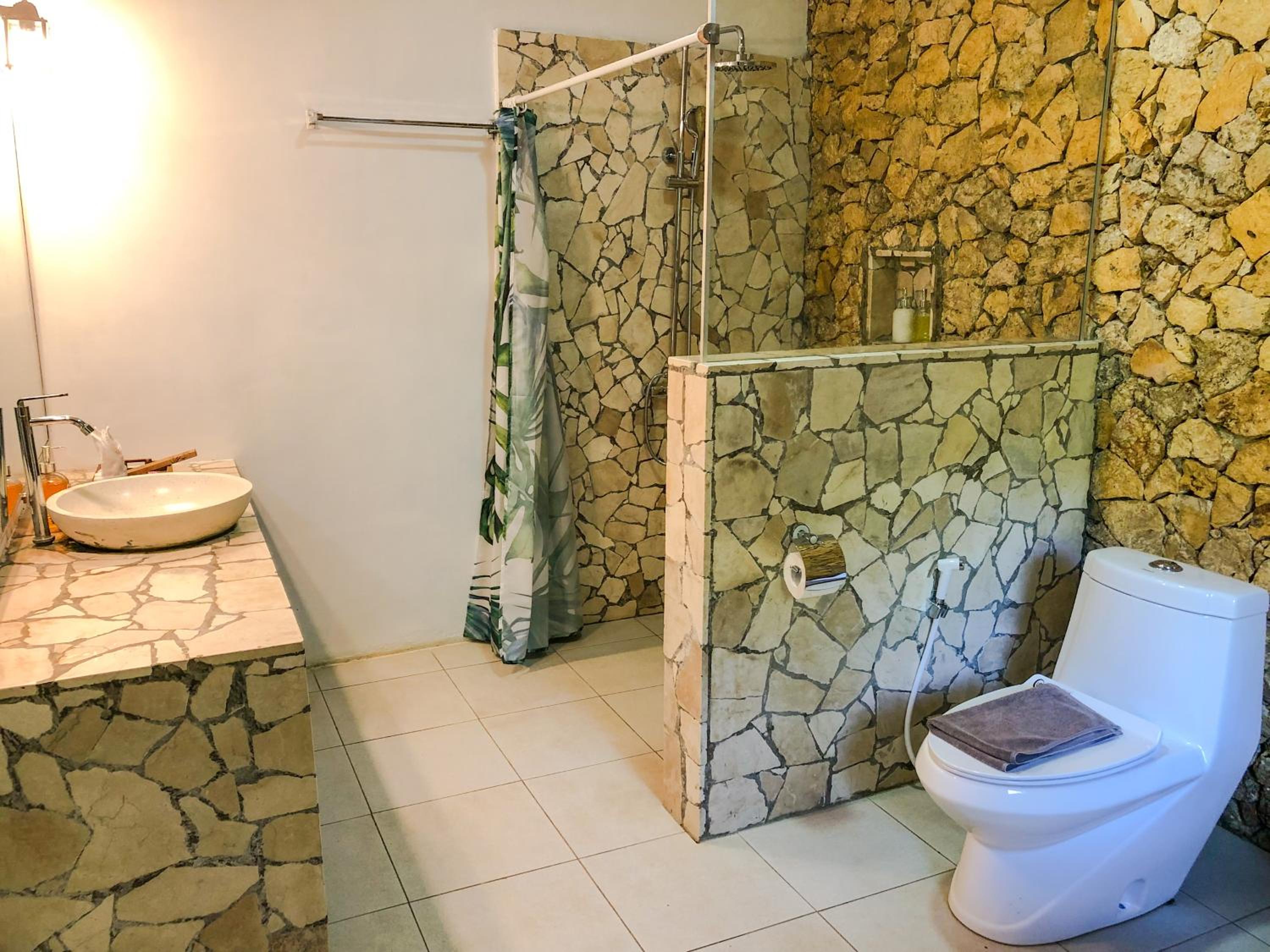 Deluxe Double Room - Photo 9