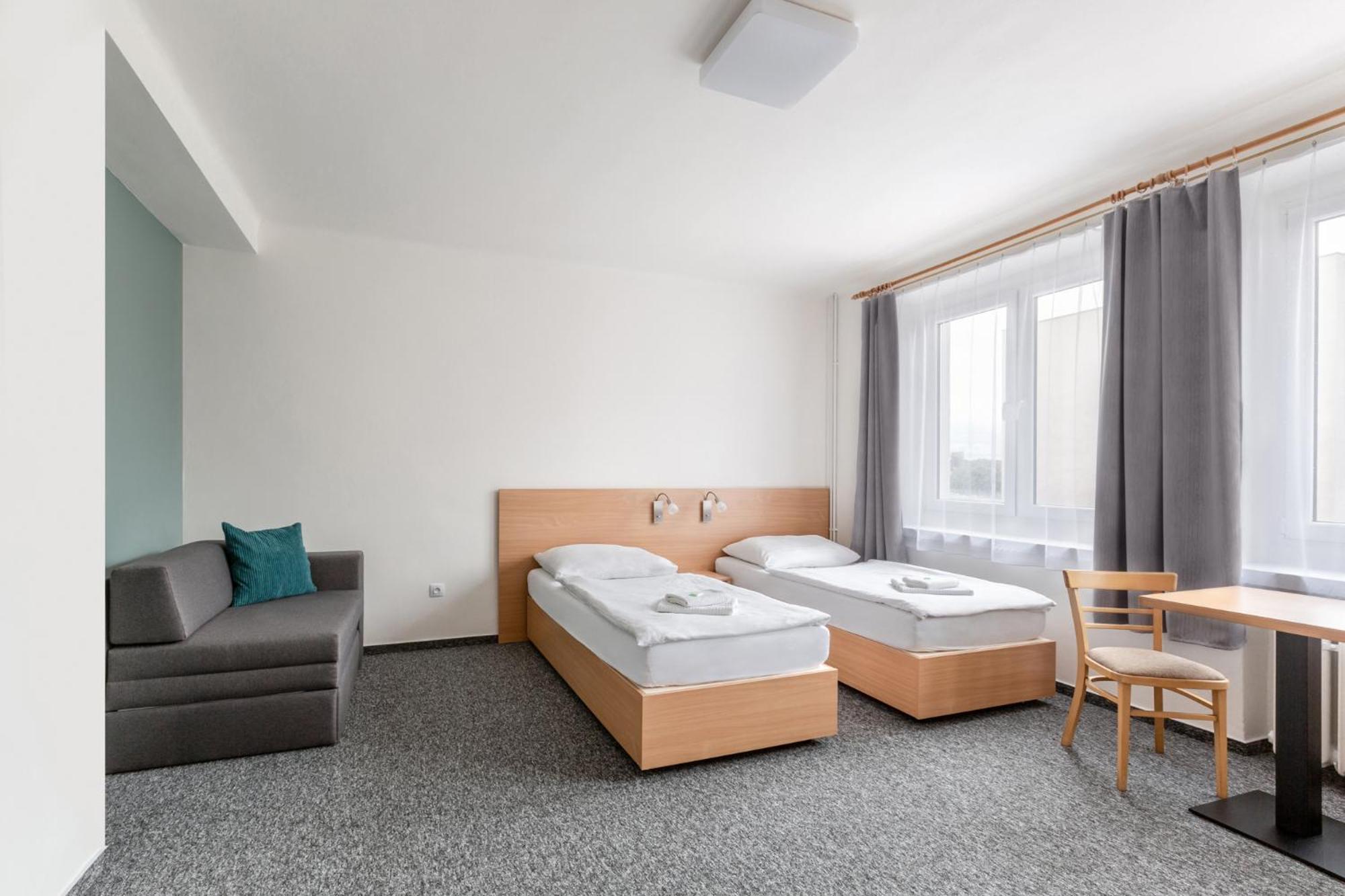 Quadruple Room with Private Bathroom photo 1