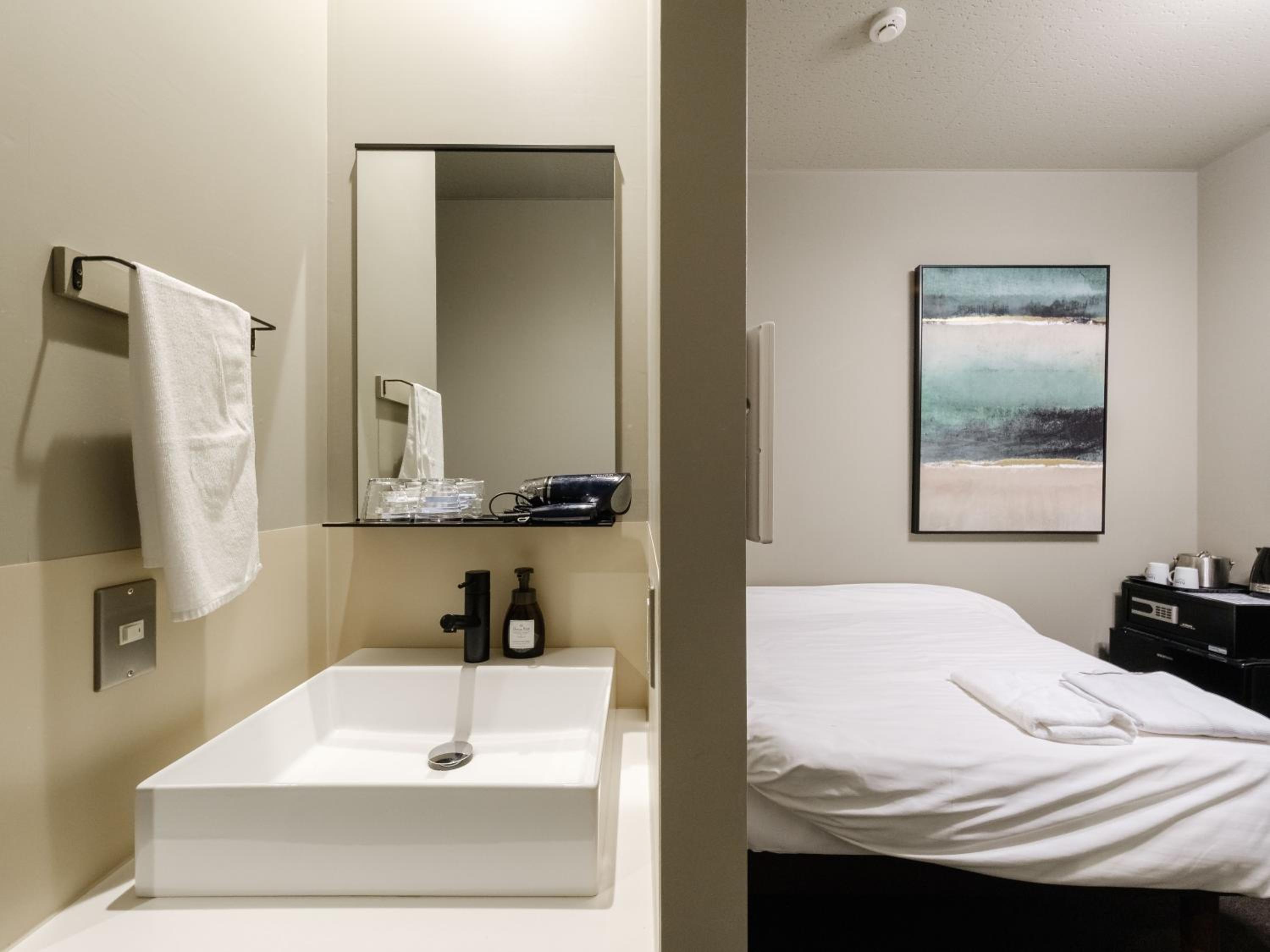 Standard Twin Room - Photo 6