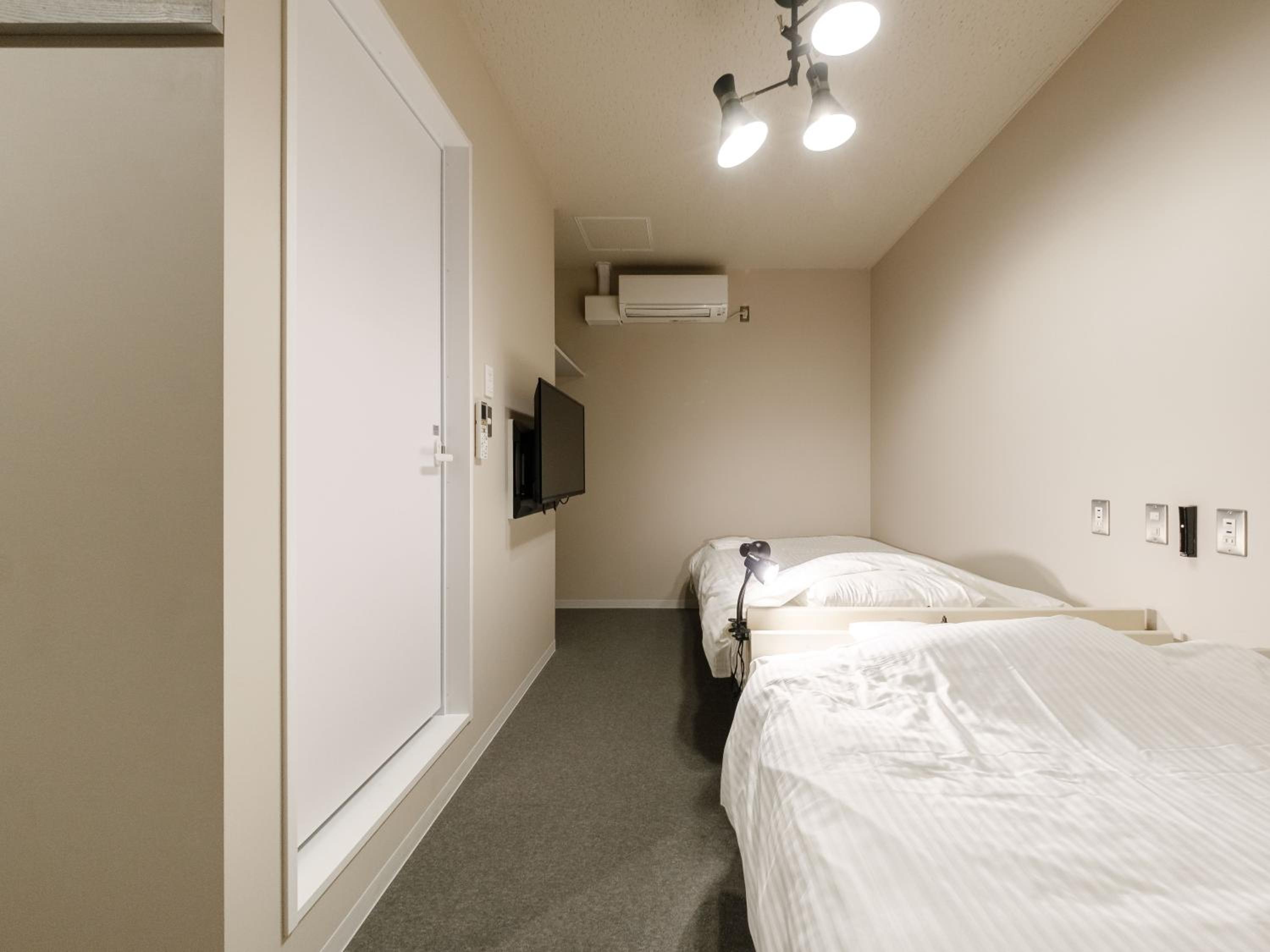 Moderate Twin Room B - Photo 3