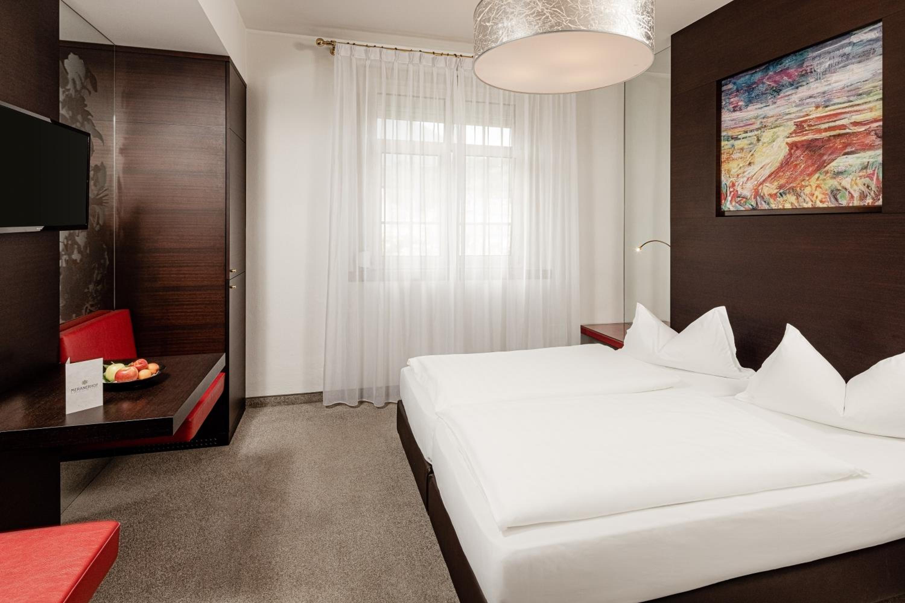Double Room with Mountain View - Photo 1