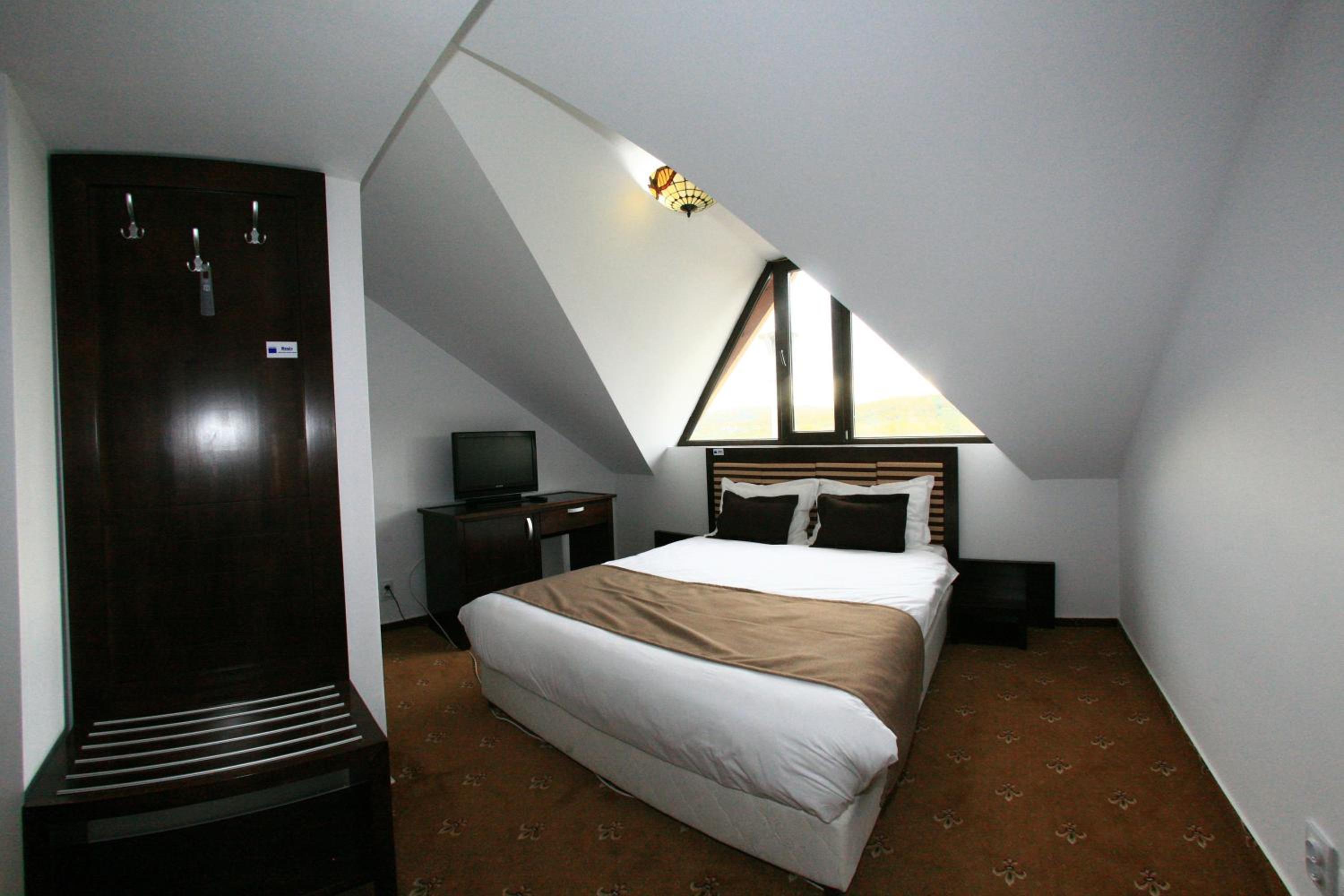 One-Bedroom Suite photo 3