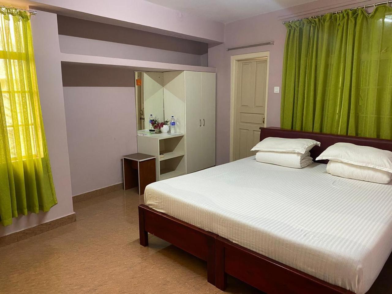 Double Room - Photo 5